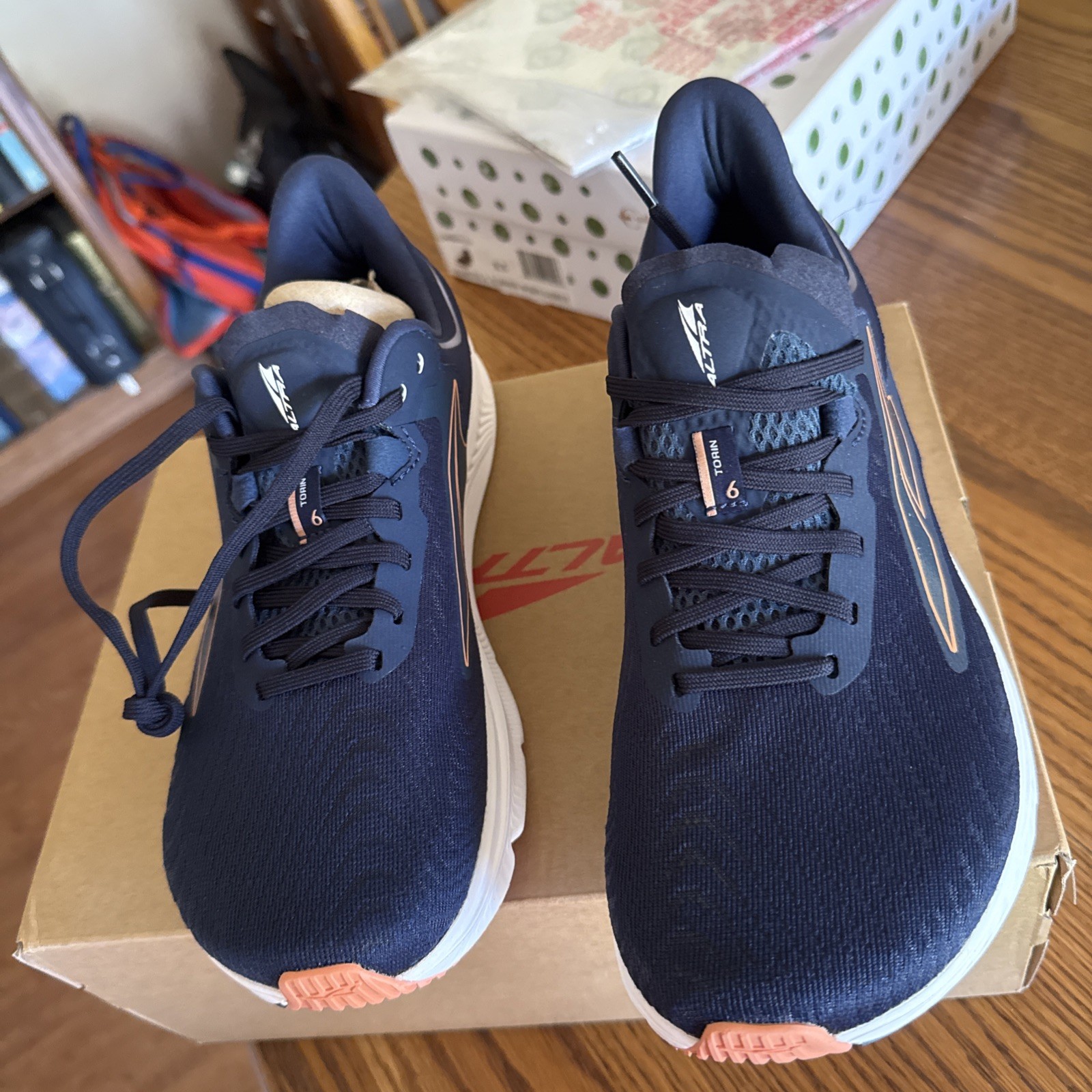 Altra Torin 6 Women’s Size 9 Running Shoes Navy/Coral Foot Shape New in Box