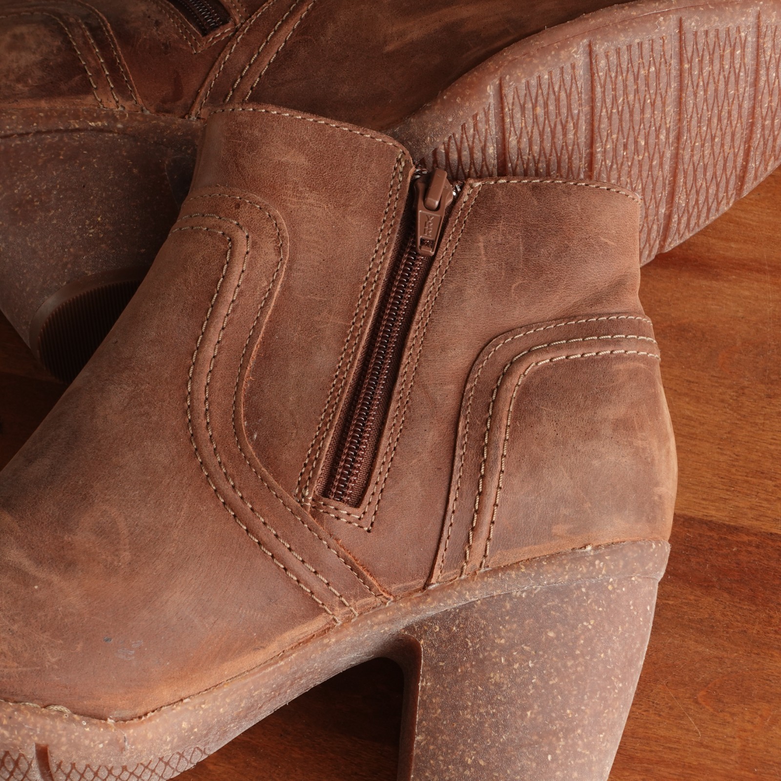 Clarks Boots WMS SZ 9.5M Brown Carleta Paris Leather Ankle Coastal Cowgirl Boho