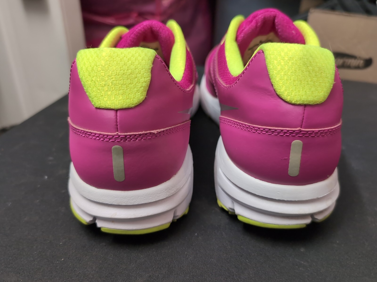 Nike Women’s Lunar Forever Lunarlon Neon Pink Athletic Shoes 488164-600 Size 10