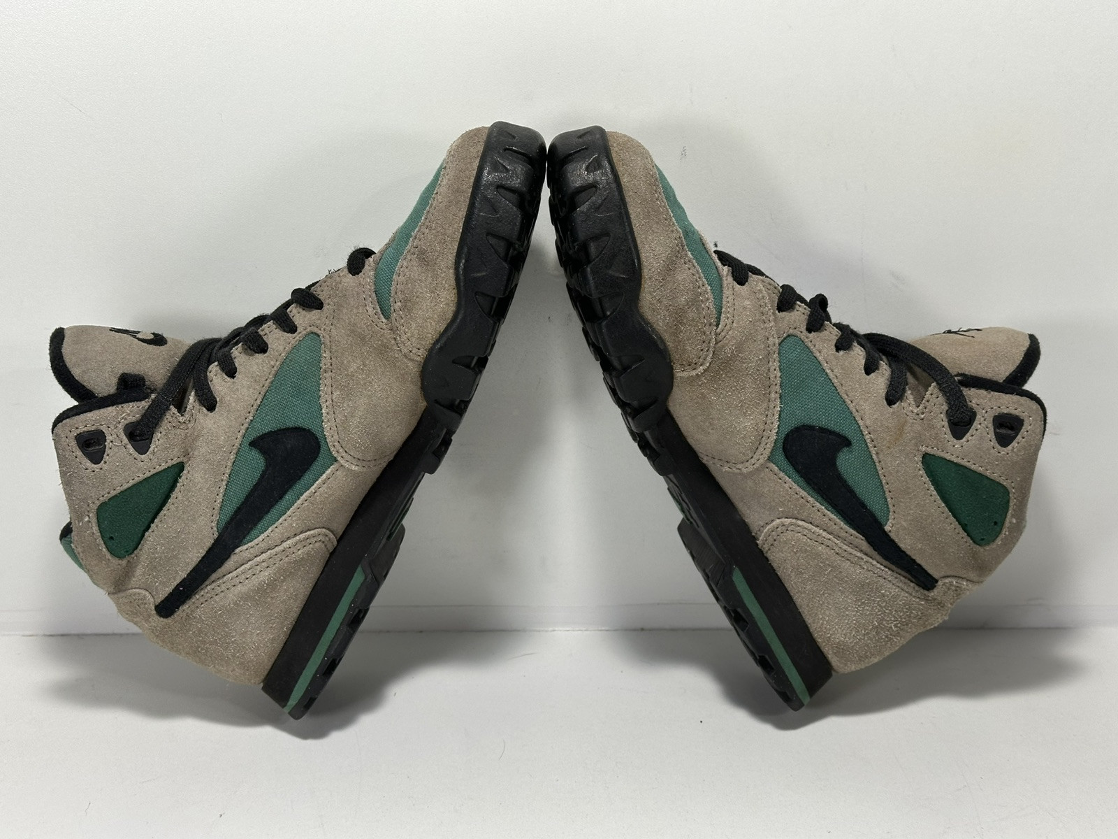 Vintage 90s Nike Caldera Hiking Boots Suede Women’s 6.5 Black Brown Green EUC!