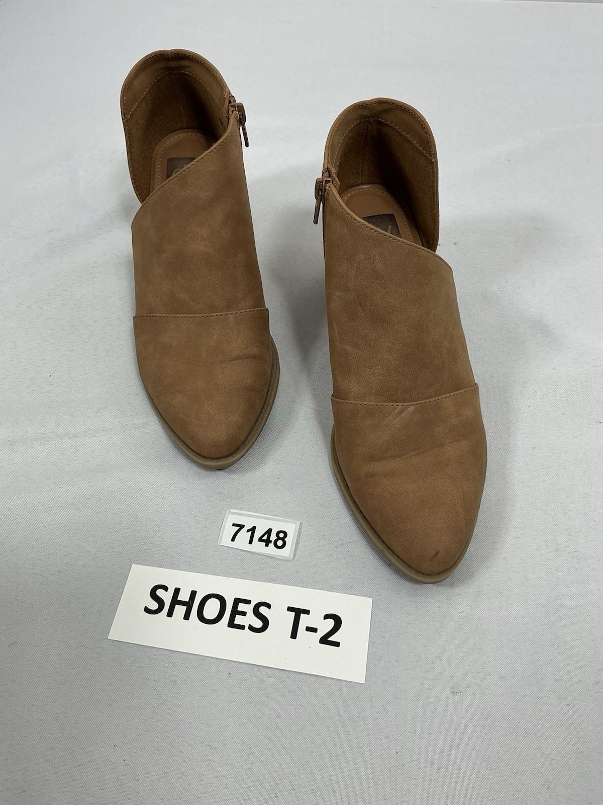 Womans Excellent Condition DV Block Heel Booties 8.5 Tan Side Zip Side Cut Outs