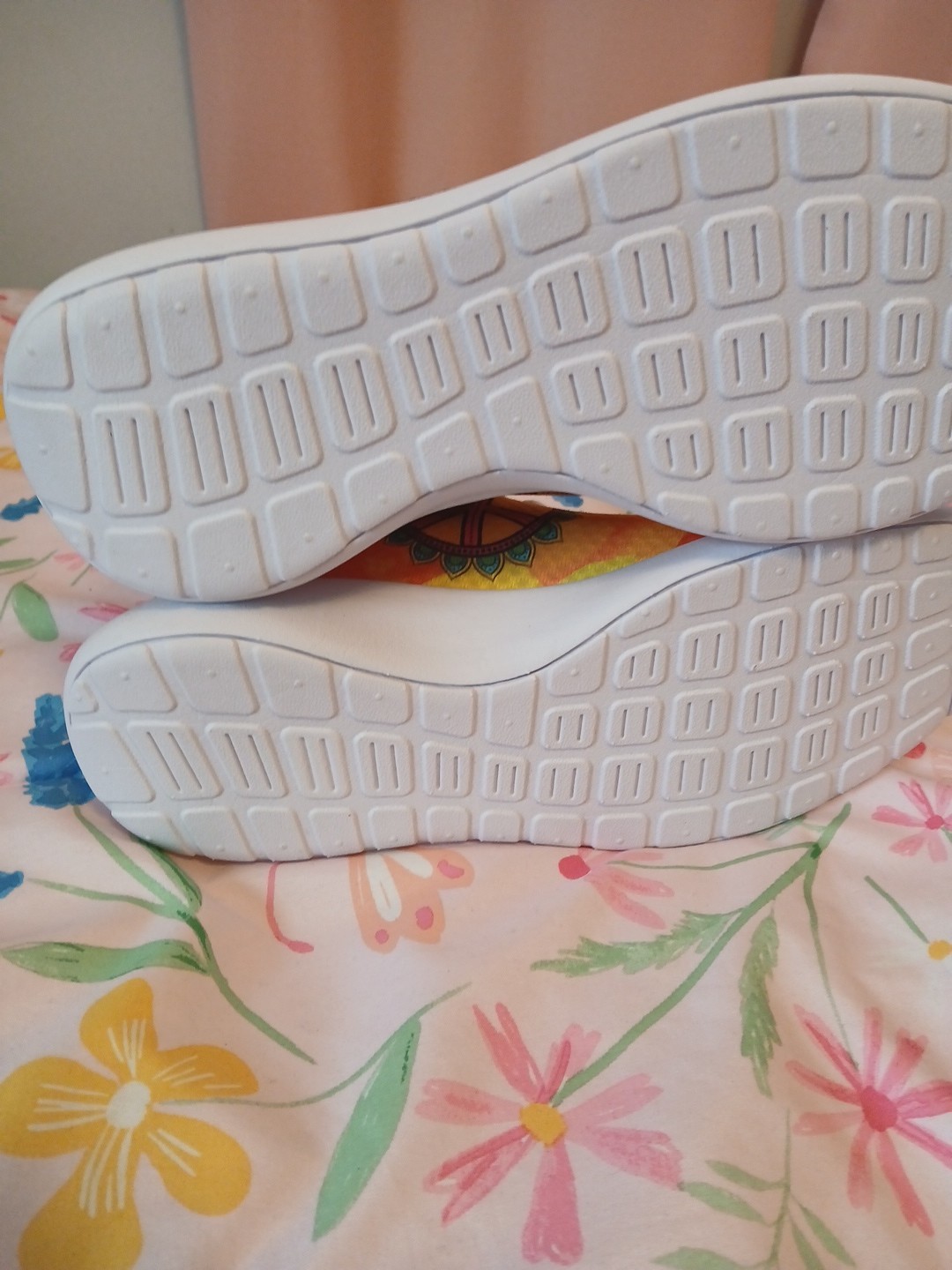 Unisex Yes We Vibe Knockoff Unbranded Sneakers Multicolor Size 8 Men 10 Women