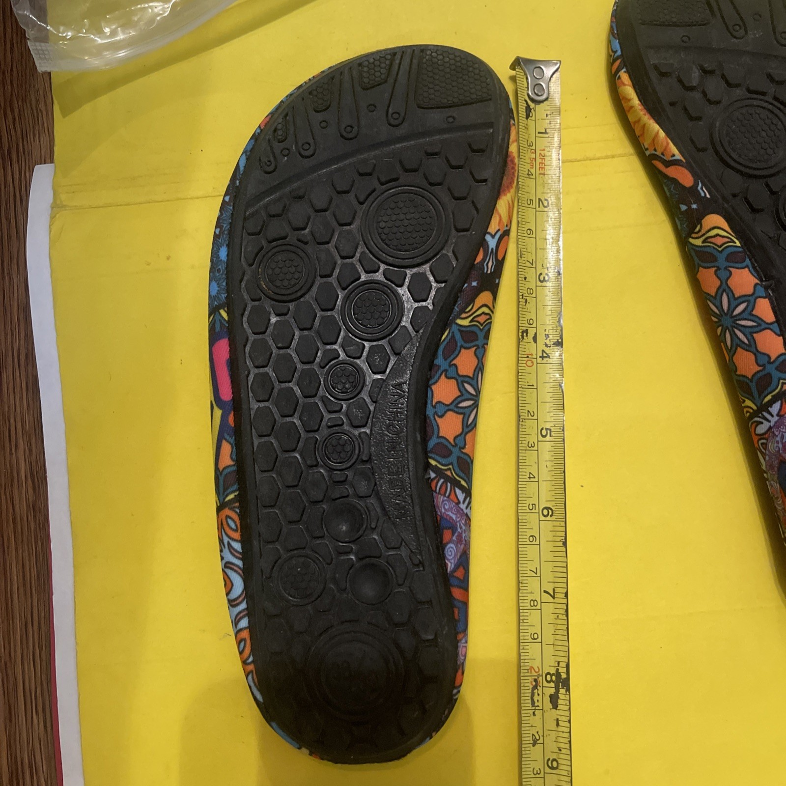 Yes We Vibe Womans Water Shoes New 5M / 6M Size Peace Symbol