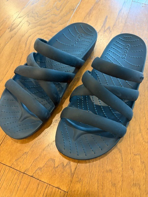 Womens Crocs Sandals Black Strappy Slip On Excellent Condition Size 9