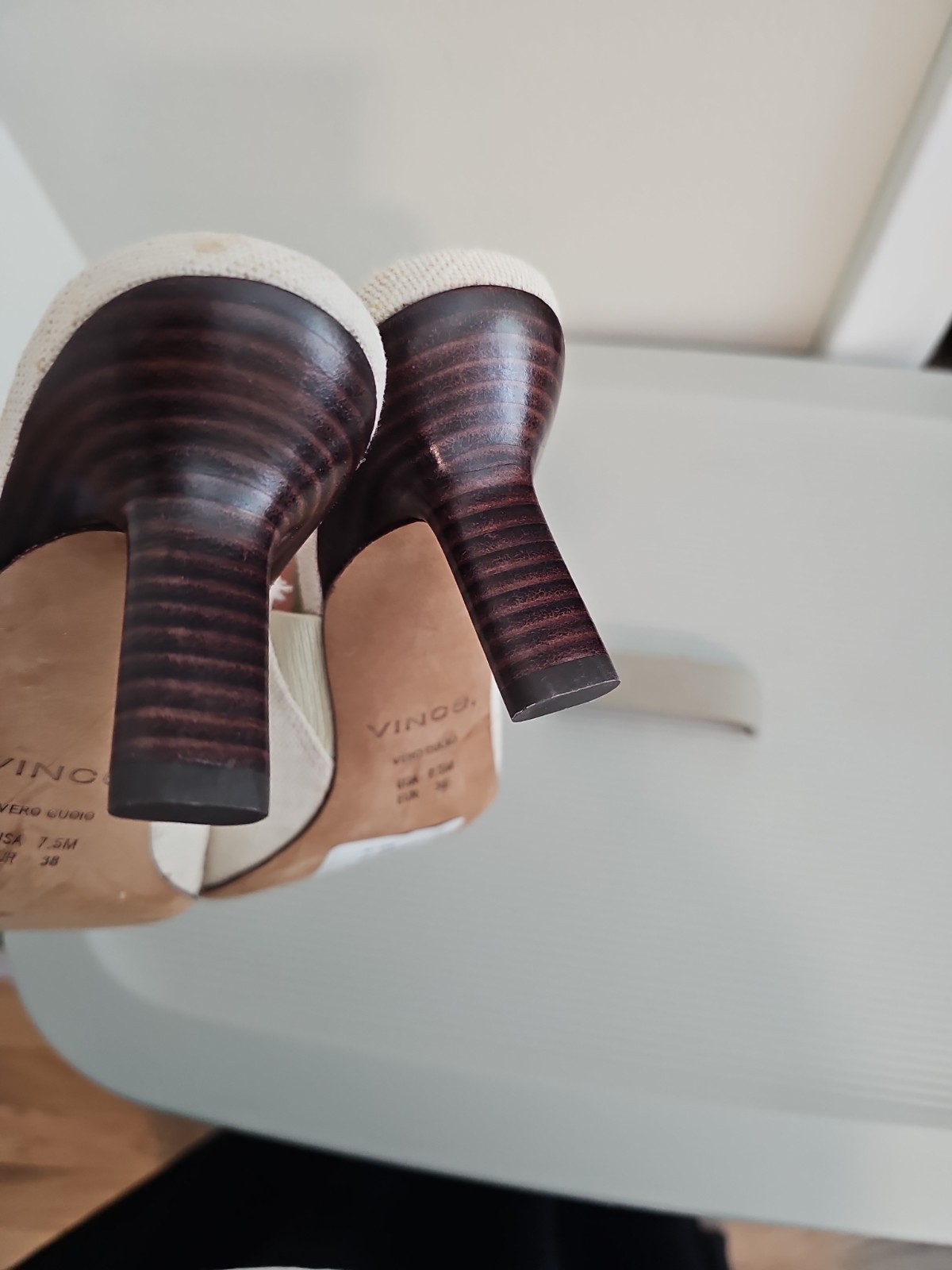 Vince Linen Mules Womens Size 7.5, Closed Toe With Heel