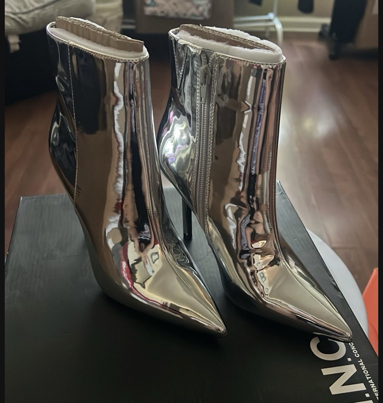 JOURNEE Collection Silver Boot Heels Brand New In Box , Size 5 M