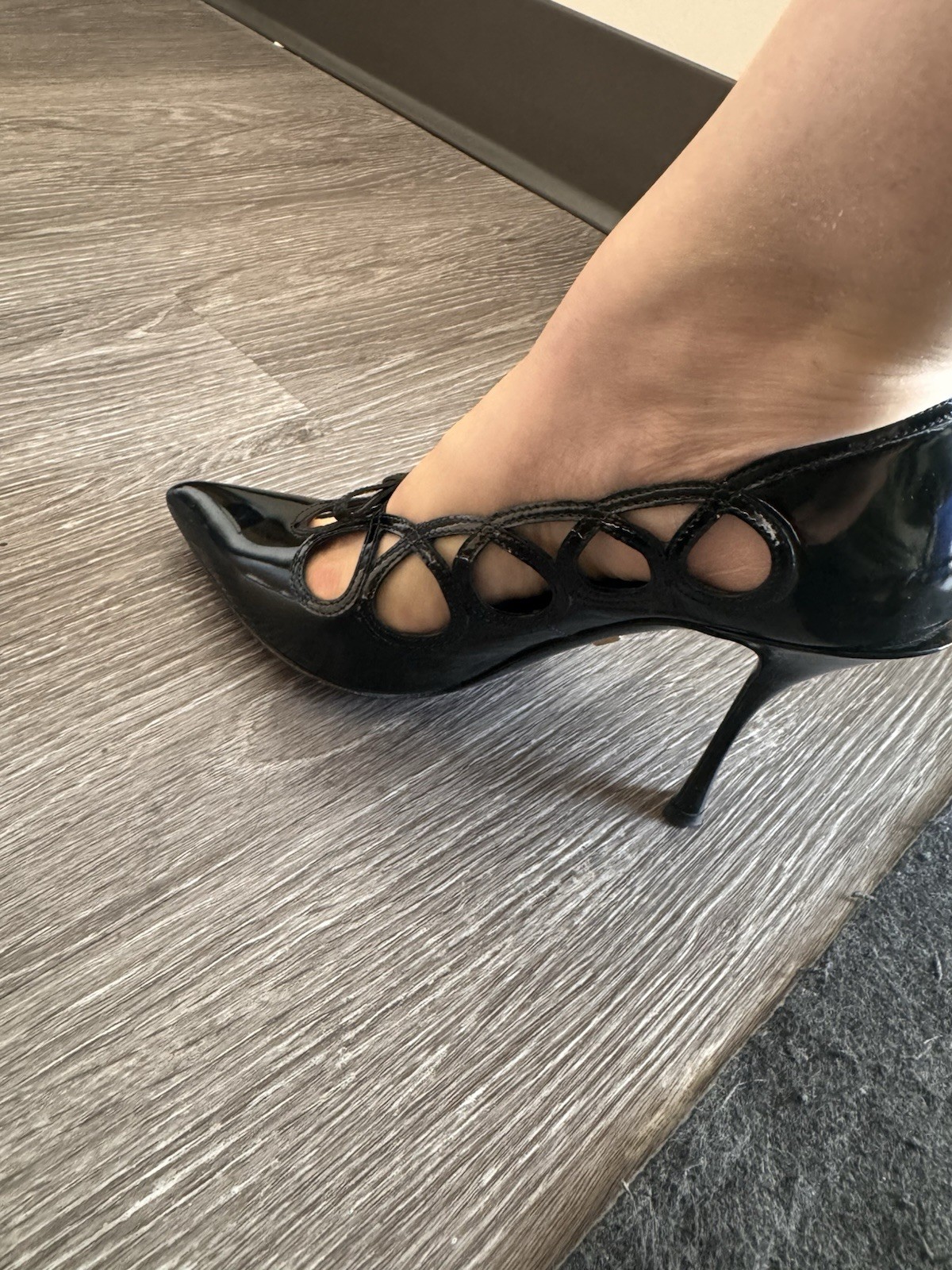 Dolce&Gabbana Black Patent Leather Cut-Out Lace-Up Pointed Toe Stiletto Pumps 7