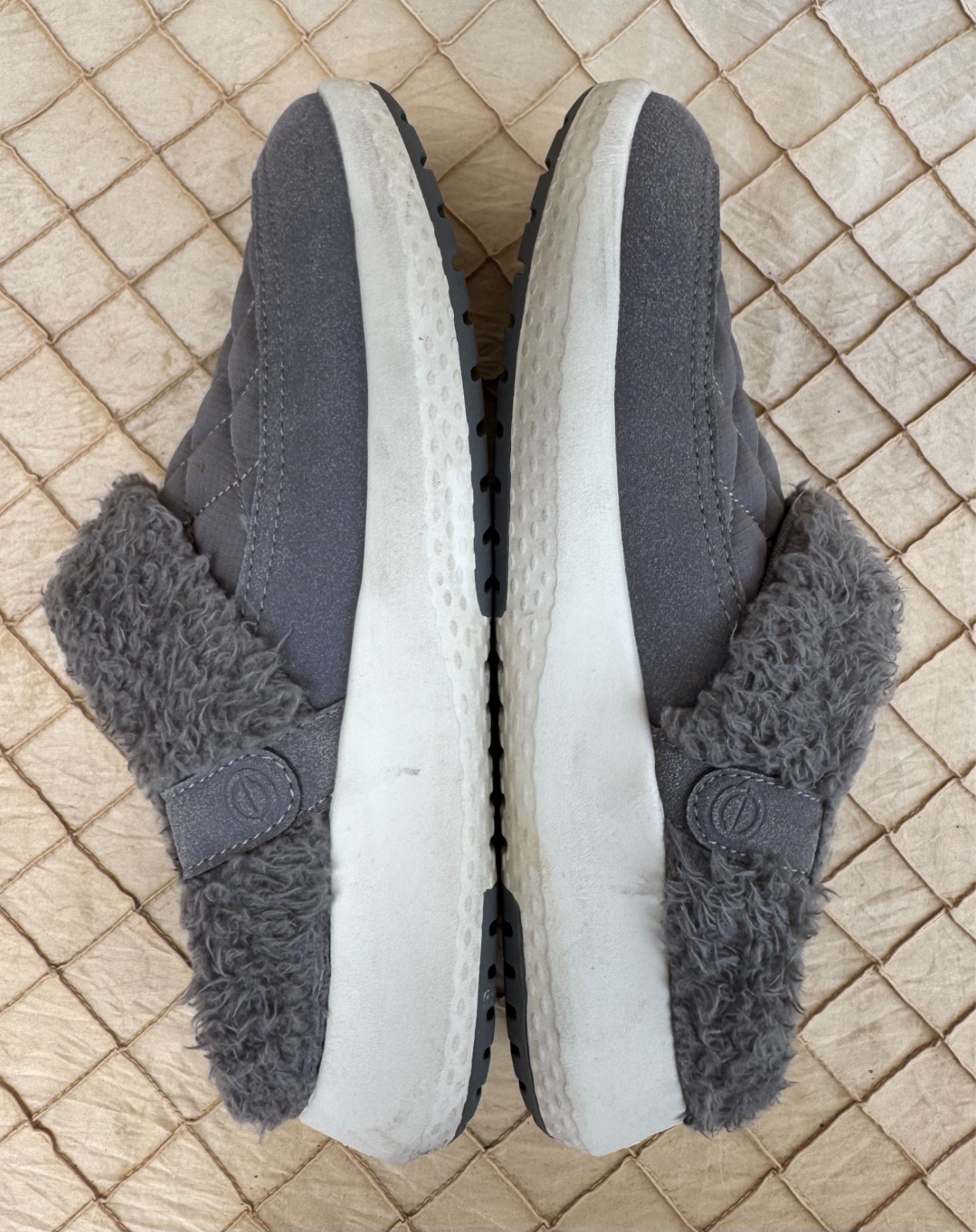 Easy Spirit Seevee 2 Women’s Size 8M Gray Textile Quilted Clogs