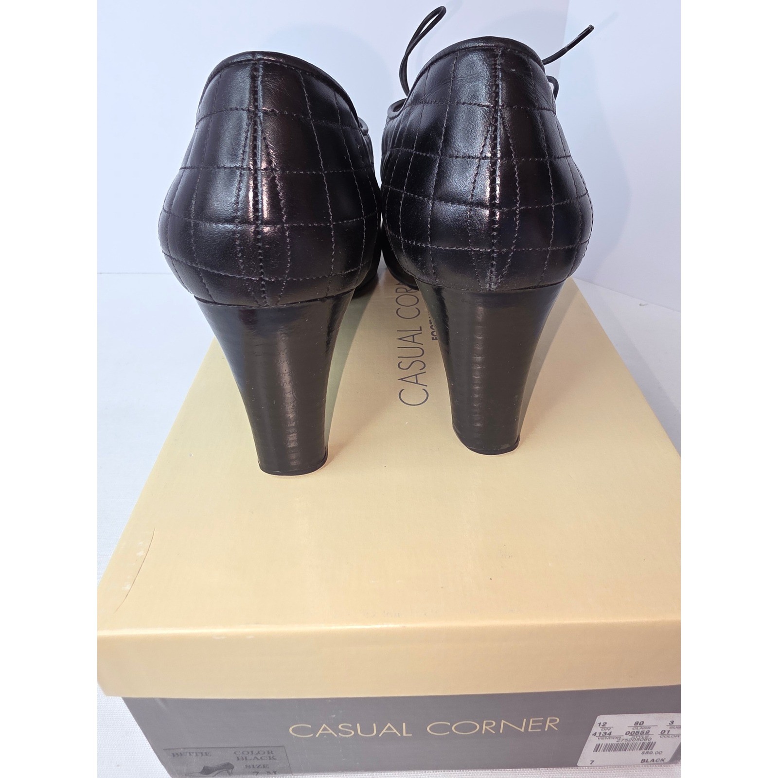 Casual Corner Black Leather Quilted Lace Up Oxford Heels Made in Italy 7M366