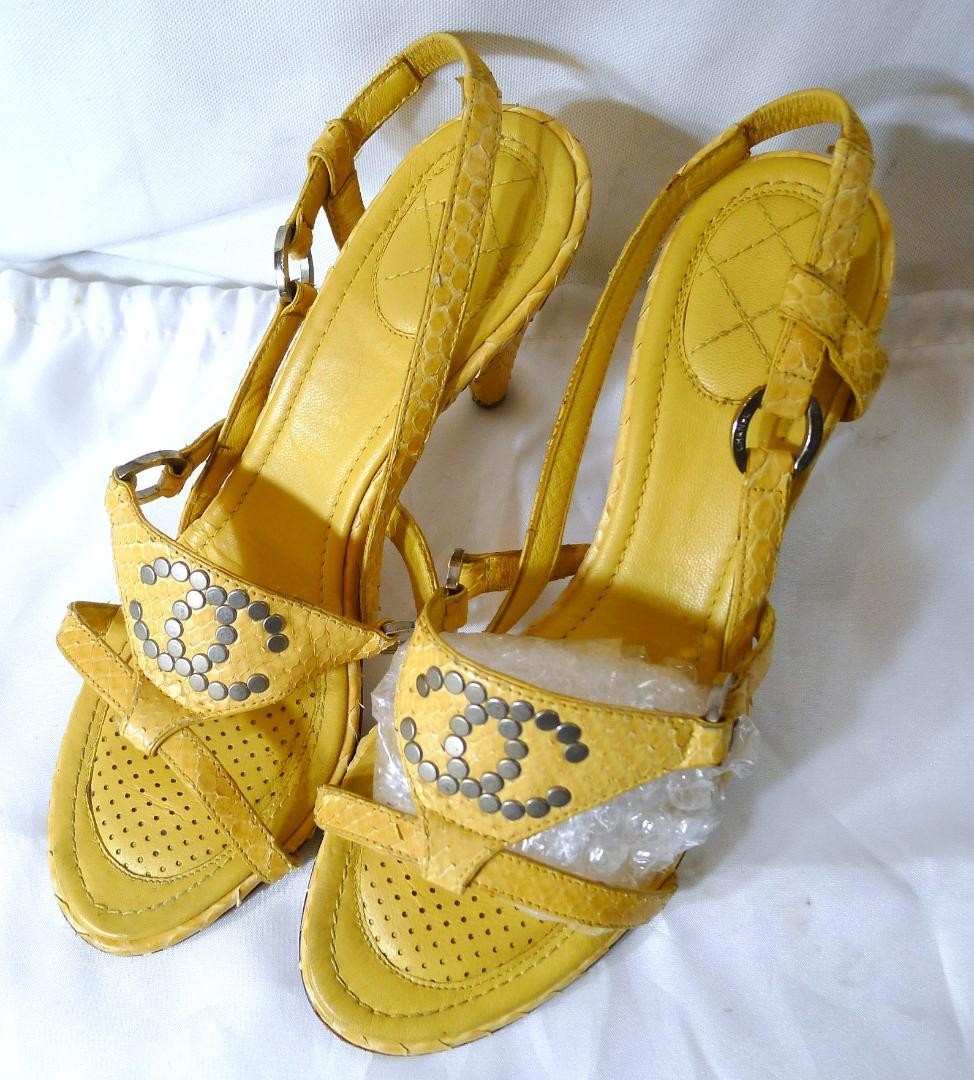 CHANEL Yellow Lizard Leather Mules 22-23cm Big COCO Mark Rare Design
