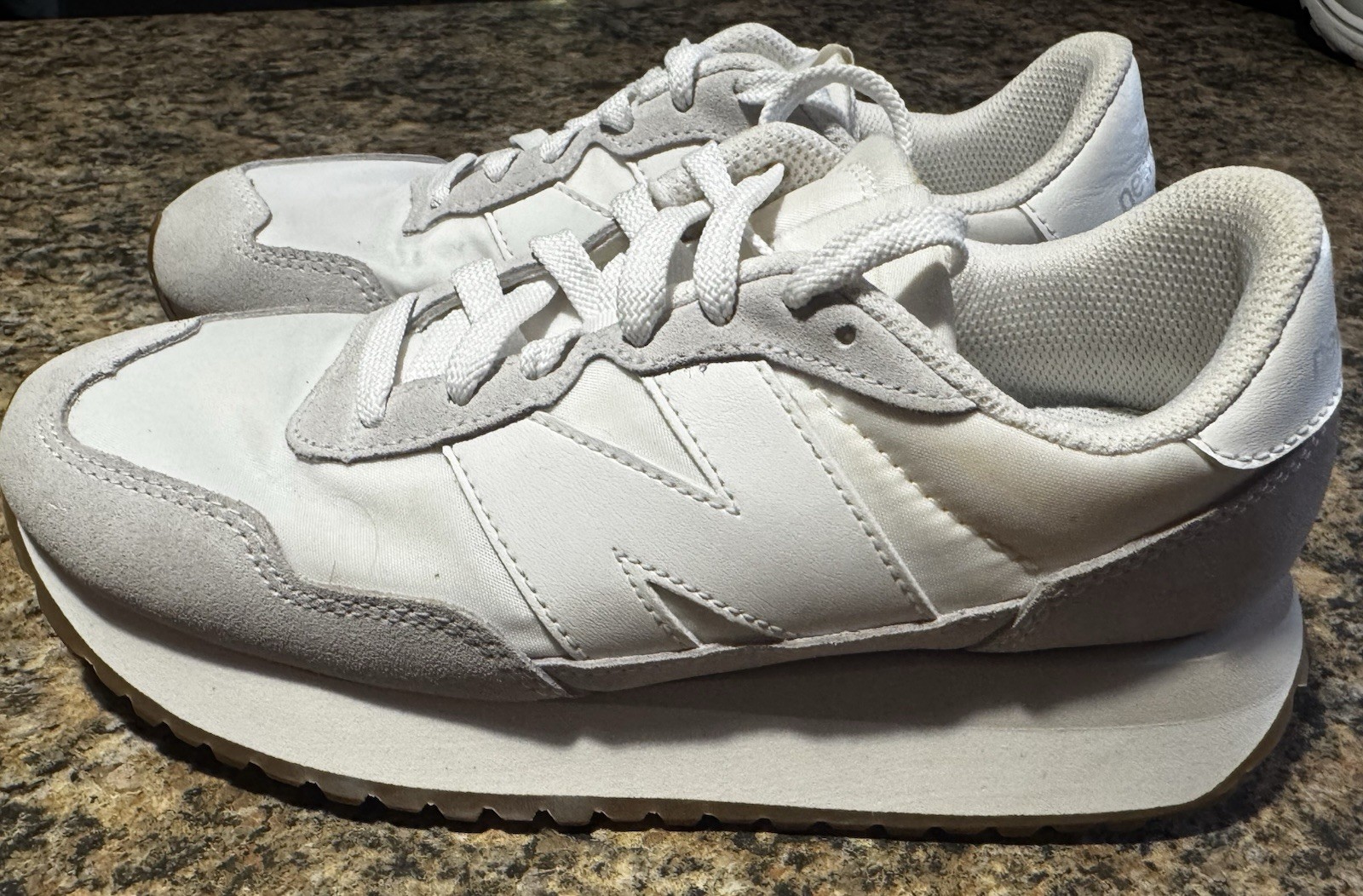 New Balance 237 Nimbus Cloud Moonbeam White Woman’s Size 6.5 Lifestyle Casual