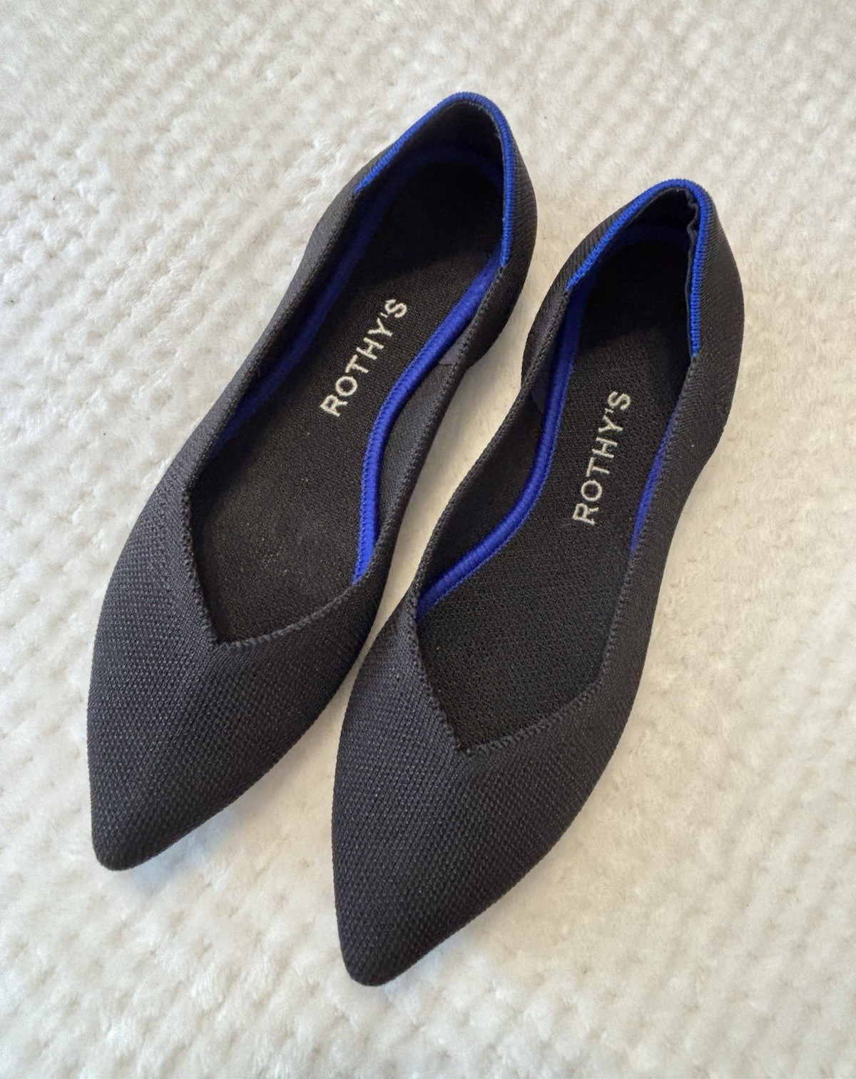 Rothy’s Women’s Pointed Toe Knit Slip-On Flats Black/Blue Trim Size 6.5