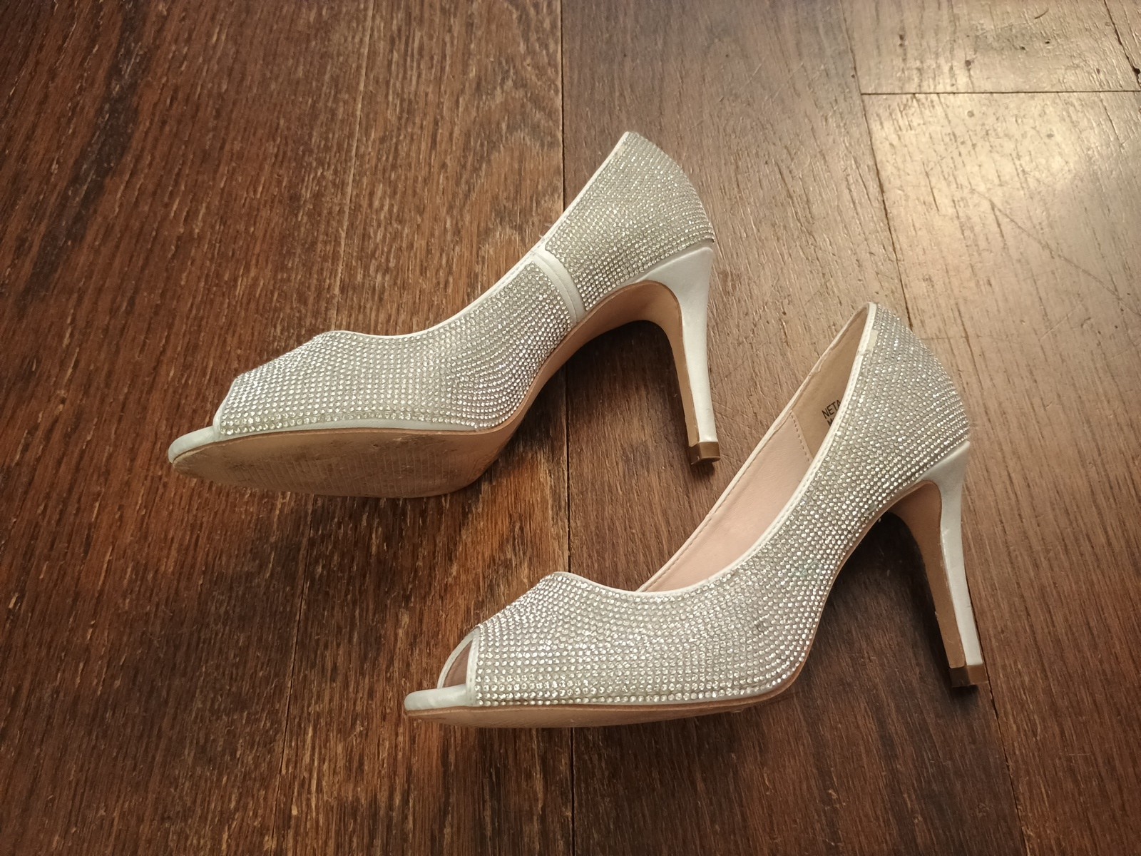 Bridal Peep Toe 3.25″ Satin heels pumps Sz 7 Rhinestone Bling De Blossom Neta