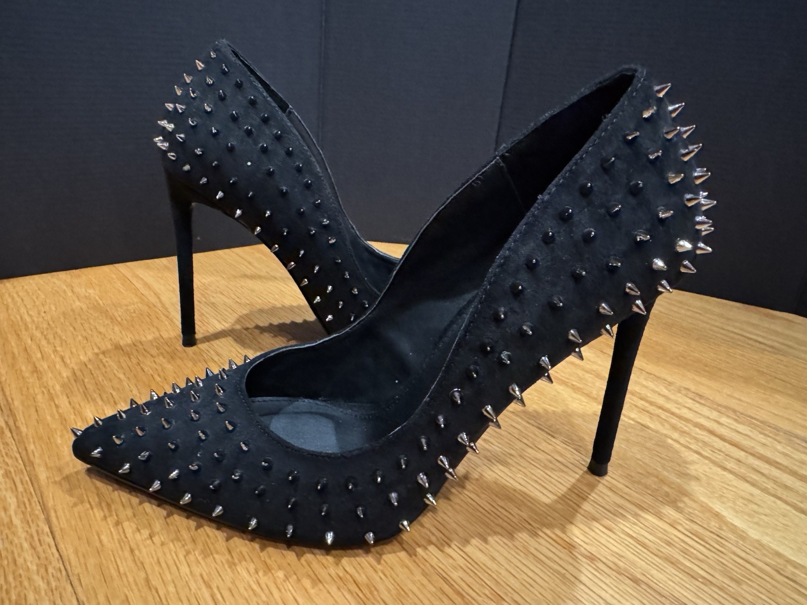 Steve‎ Madden Vala Silver Spike Stud Black Stiletto 4″ High Heels Womens Size 7