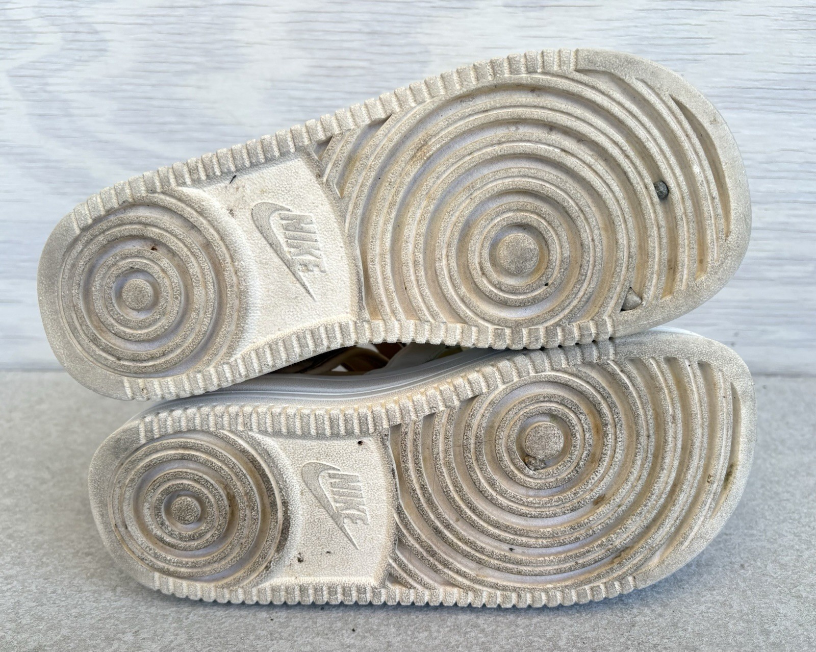 Nike Icon Classic Women’s Mineral & Hemp Strappy 2.5 Inch Platform Sandal Size 8