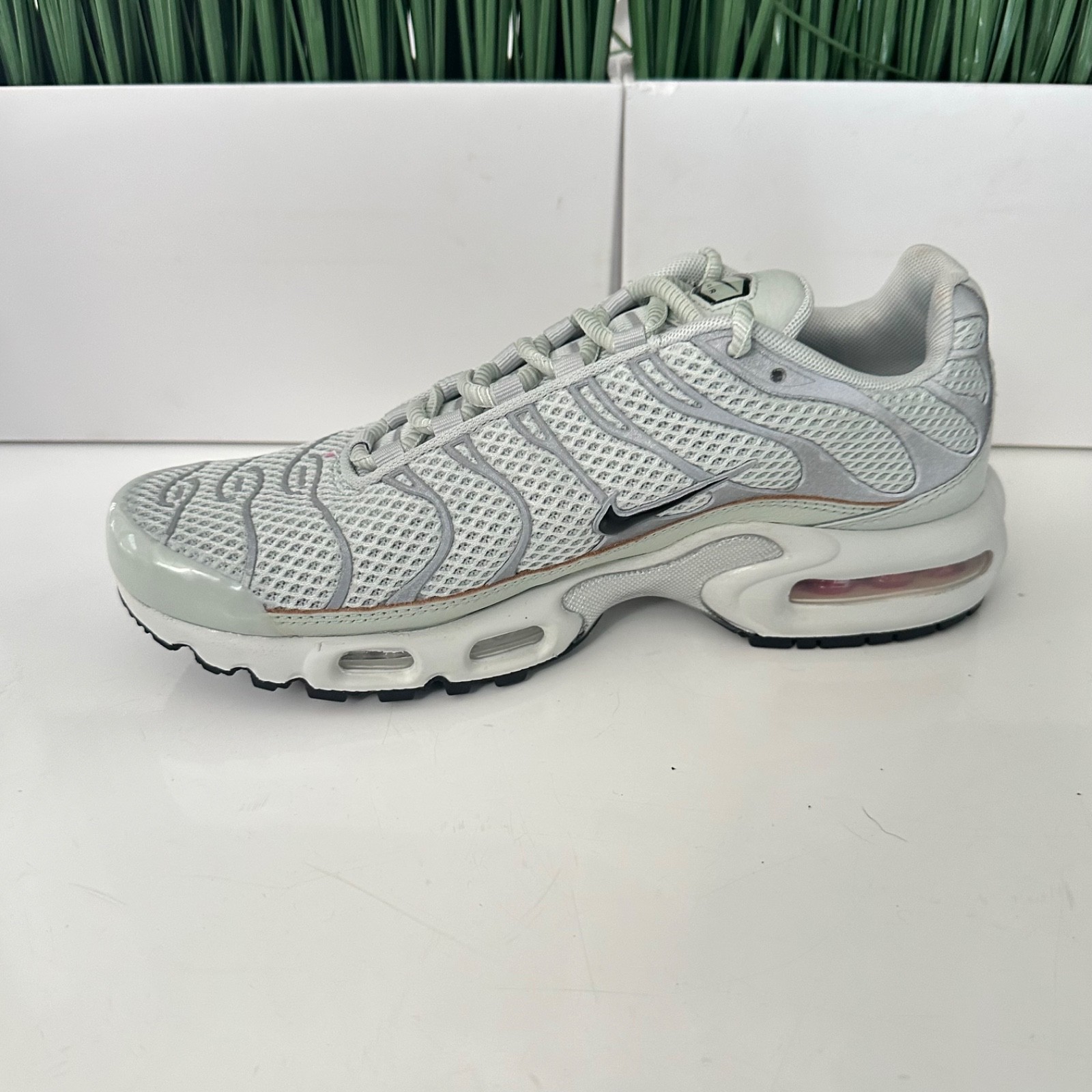 Nike Air Max Plus NBY Light Silver Chrome Womens Shoes FV8480-002 Size 8