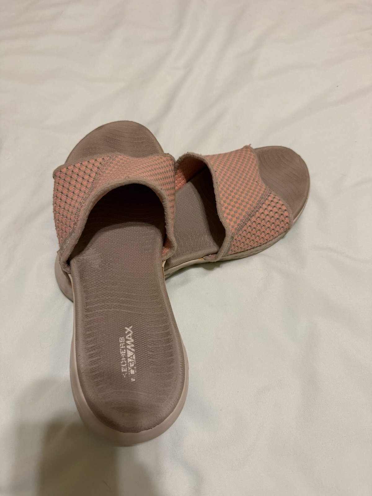 Skechers Women’s Size 9 Pink Goga Mat Slide Sandals