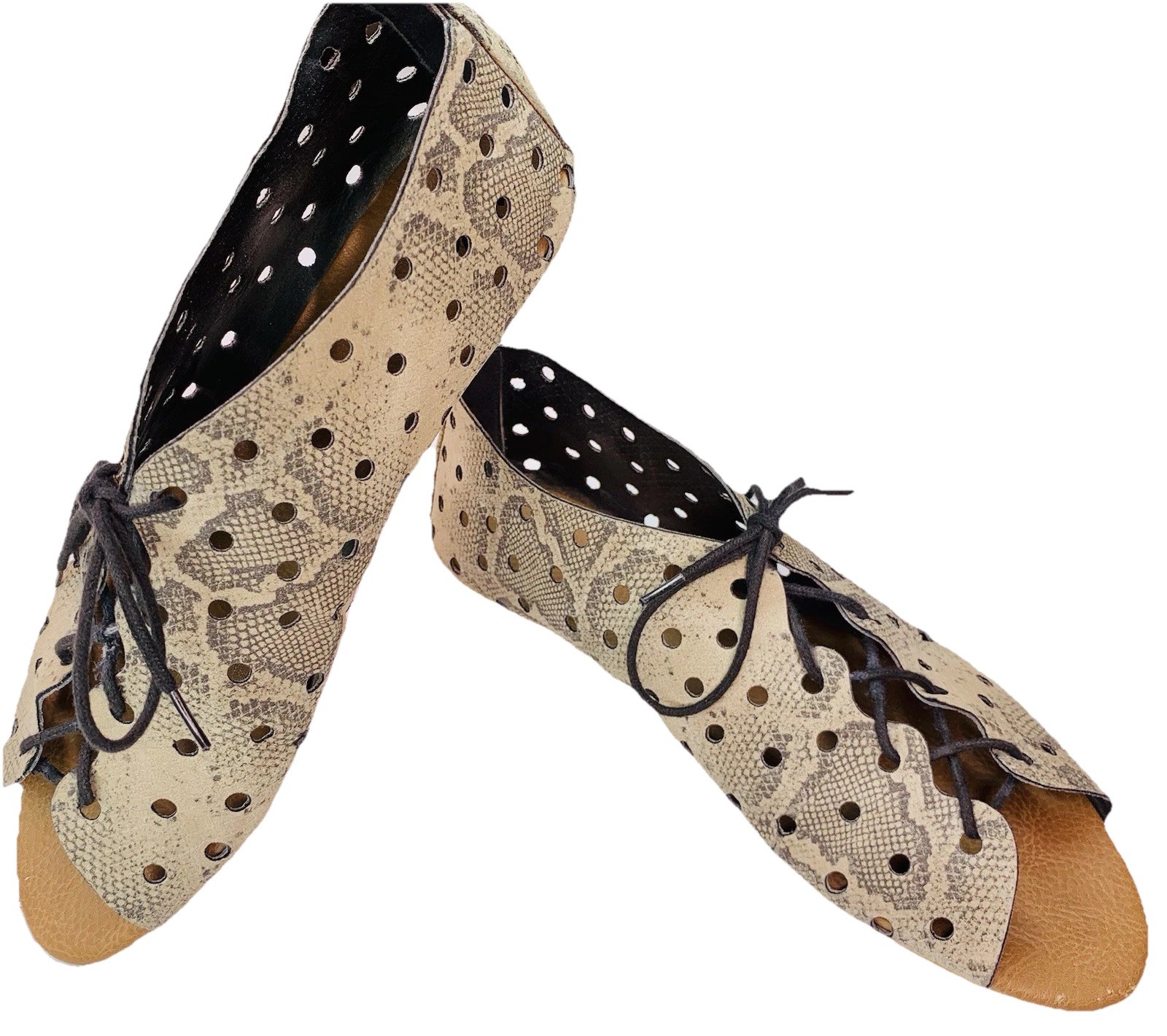 Volcom Open Toe Shoes Animal Print Flats Lace Up Eyelets Women’s 7 Unique Rocker