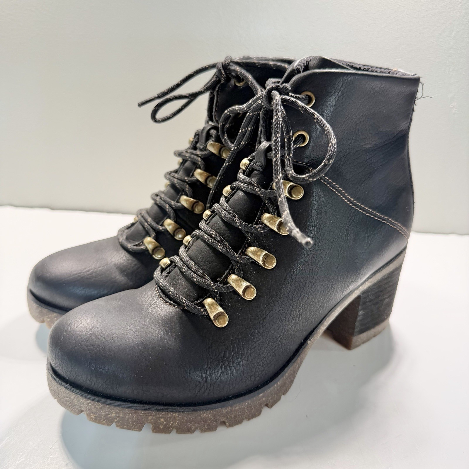 Korks NEW Erica Lace Up Boot 7 Black Vegan Hikers Combat Heel Bootie Comfort