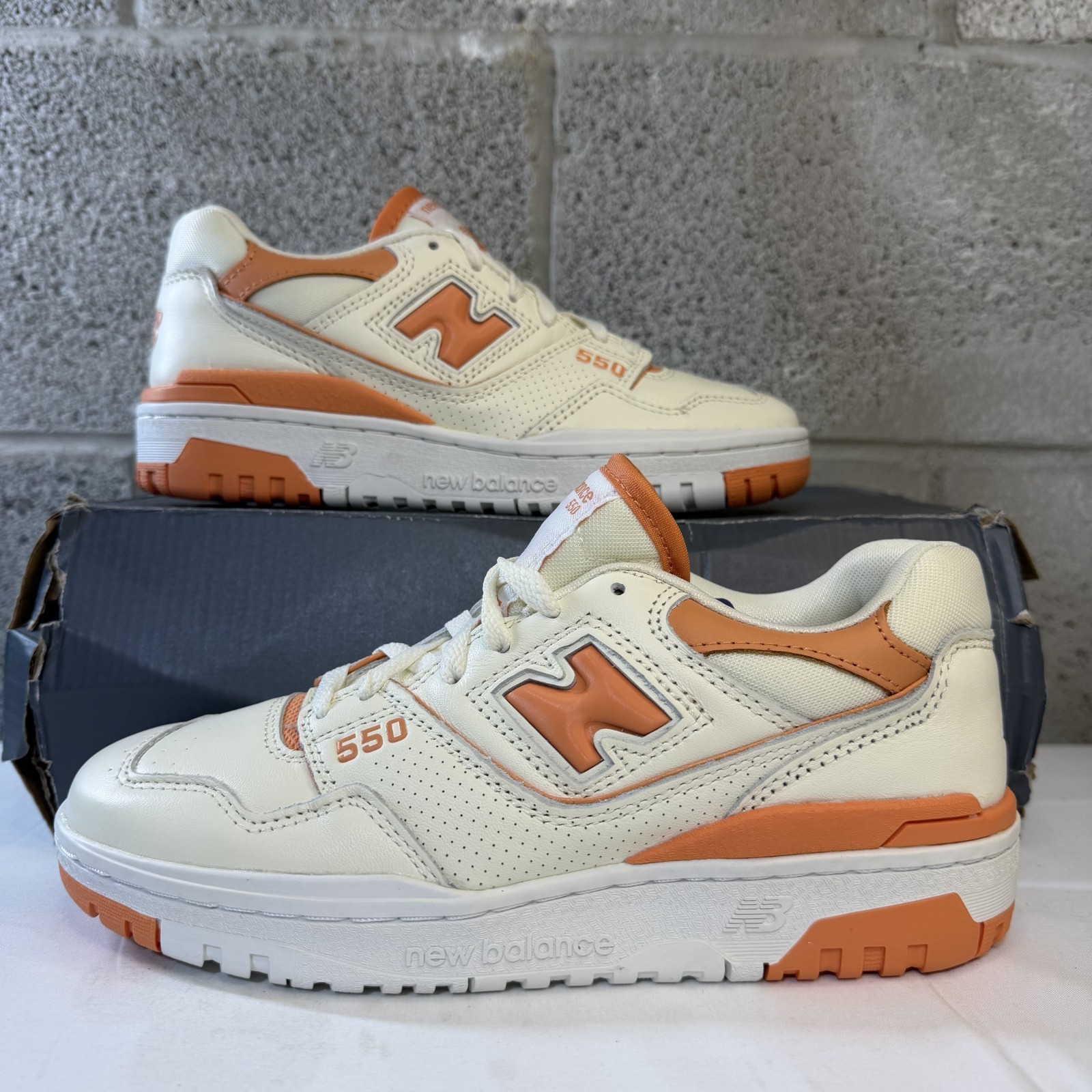 New Balance 550 Color Beige/Orange BBW550AJ Women’s SIZE 6.5