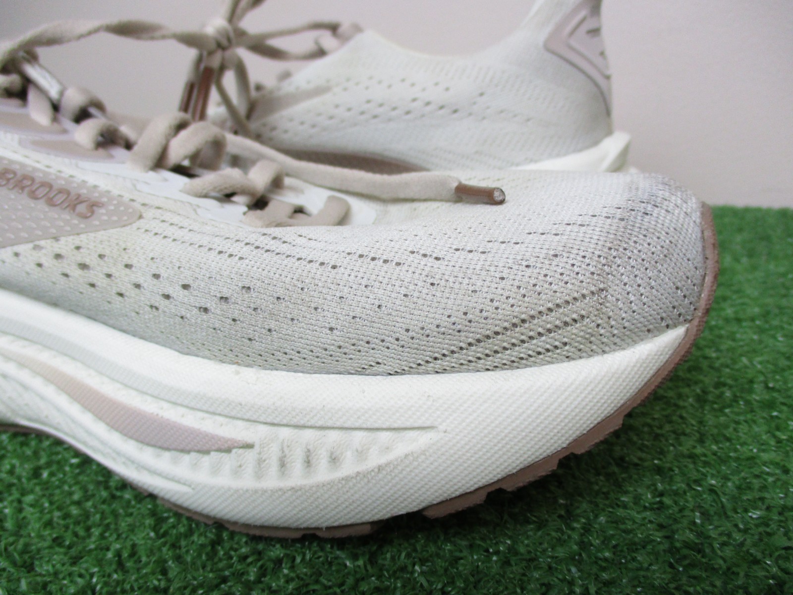 Brooks Ghost 17 Womens Size 9.5 Medium B Grey Chateau Running Sneakers