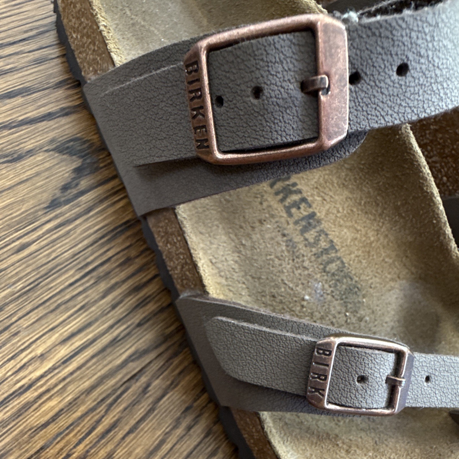 Birkenstock Women’s Gray Strappy Buckle Sandals Adjustable Straps US 7.5