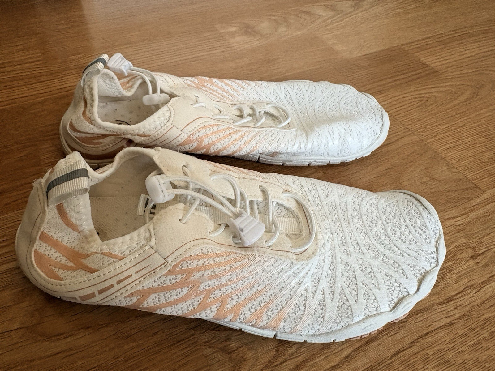 Hike Footwear Women’s Lorax Pro Barefoot Sneakers Size 40/9 White/Peach