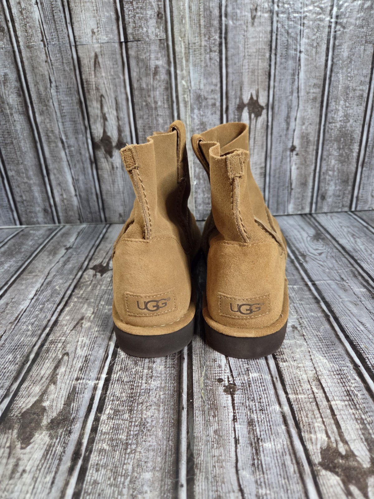 UGG Women’s Classic Unlined Mini Chestnut Brown Leather Ankle Boots Size 11