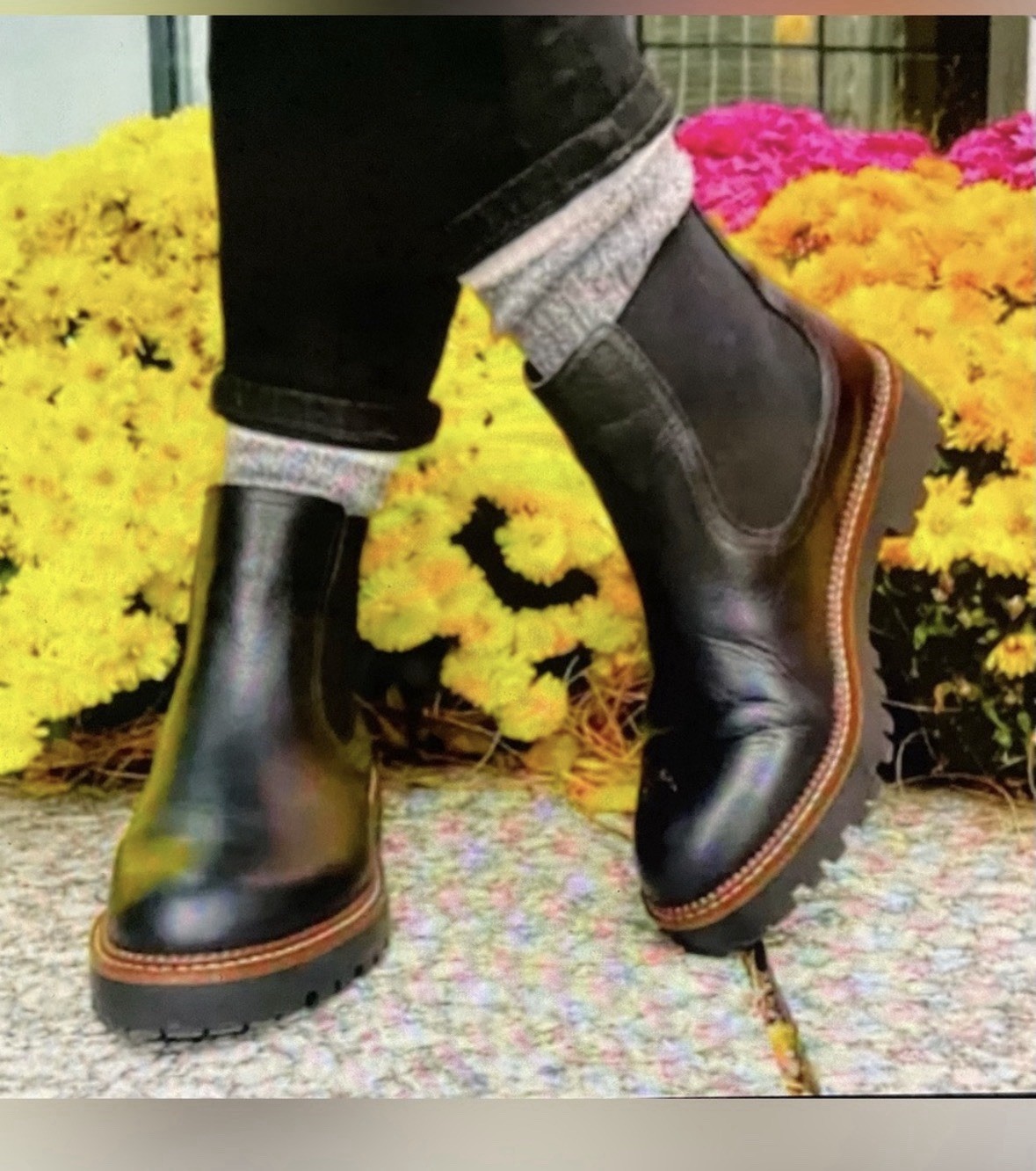 Caslon Miller Black Leather Water Resistant Lug Sole Chelsea Boots Women’s Sz 8