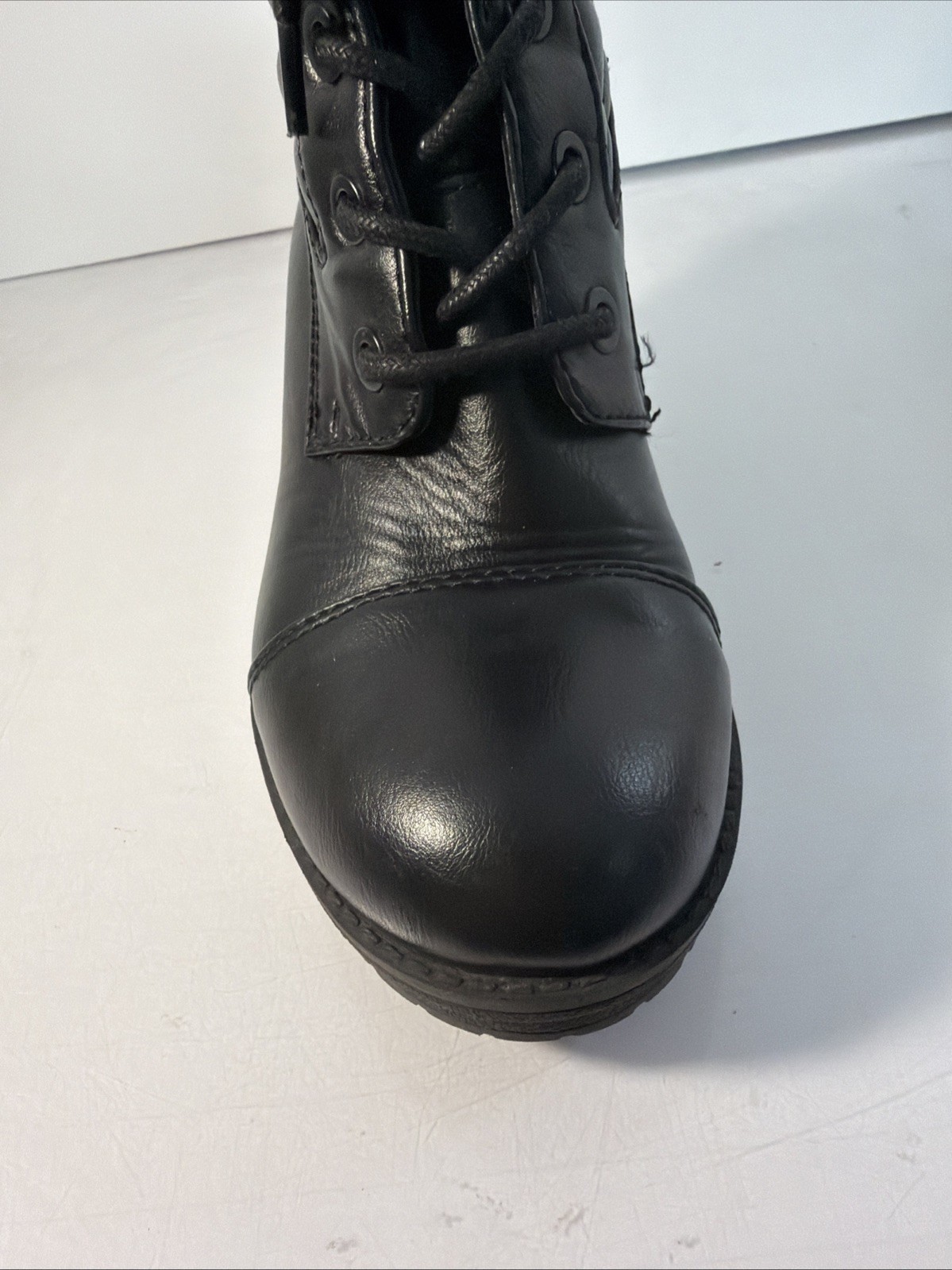 G By GUESS Black Quilted Booties Boots Heels Biker Grunge Gothic Moto Buckle 6.5