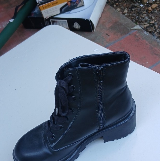 A New Day Black Lace-Up Combat Ankle Boots Side Zipper Lined Slip Resist 9