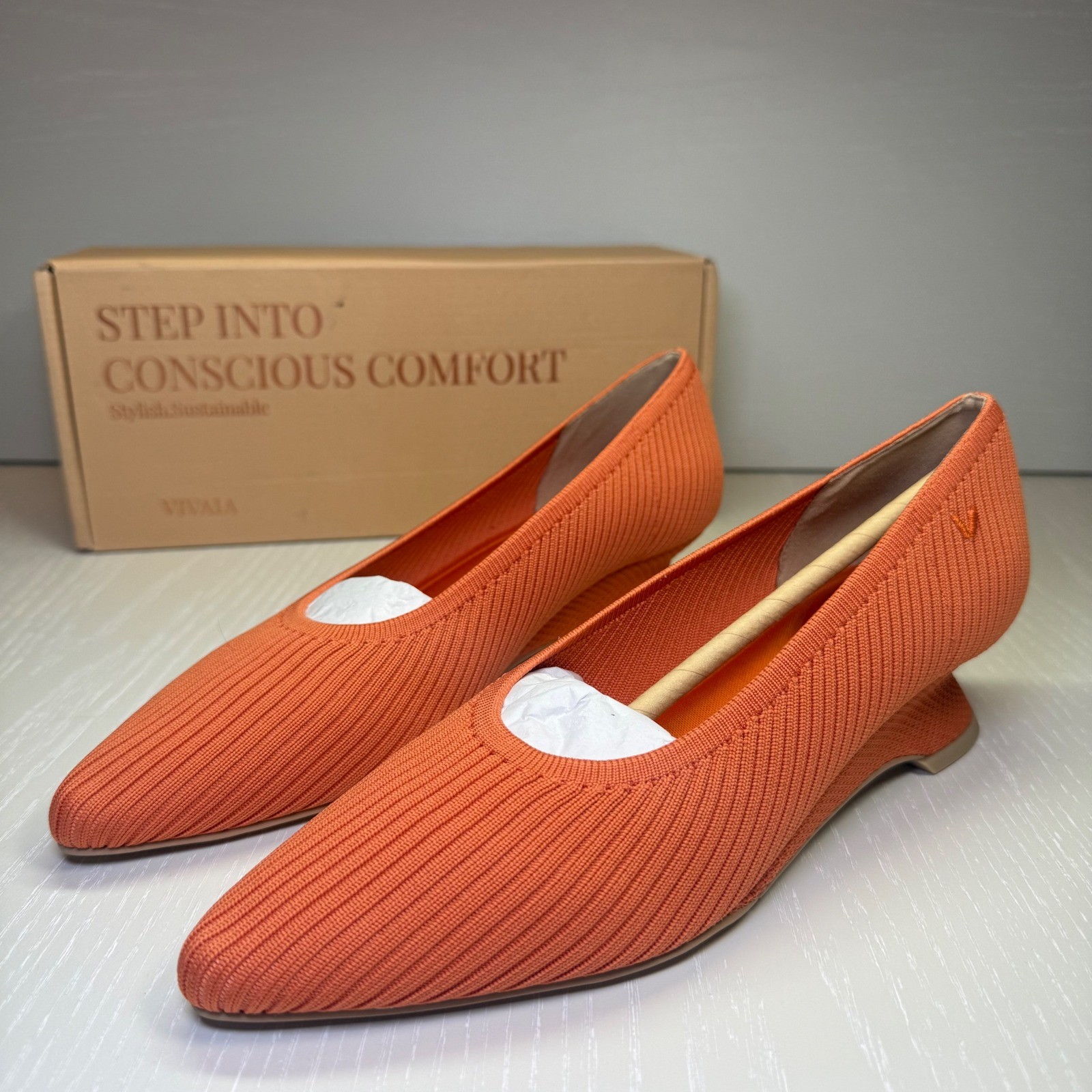VIVAIA Pointed-Toe Striped Wedge EU 37.5 / US 7