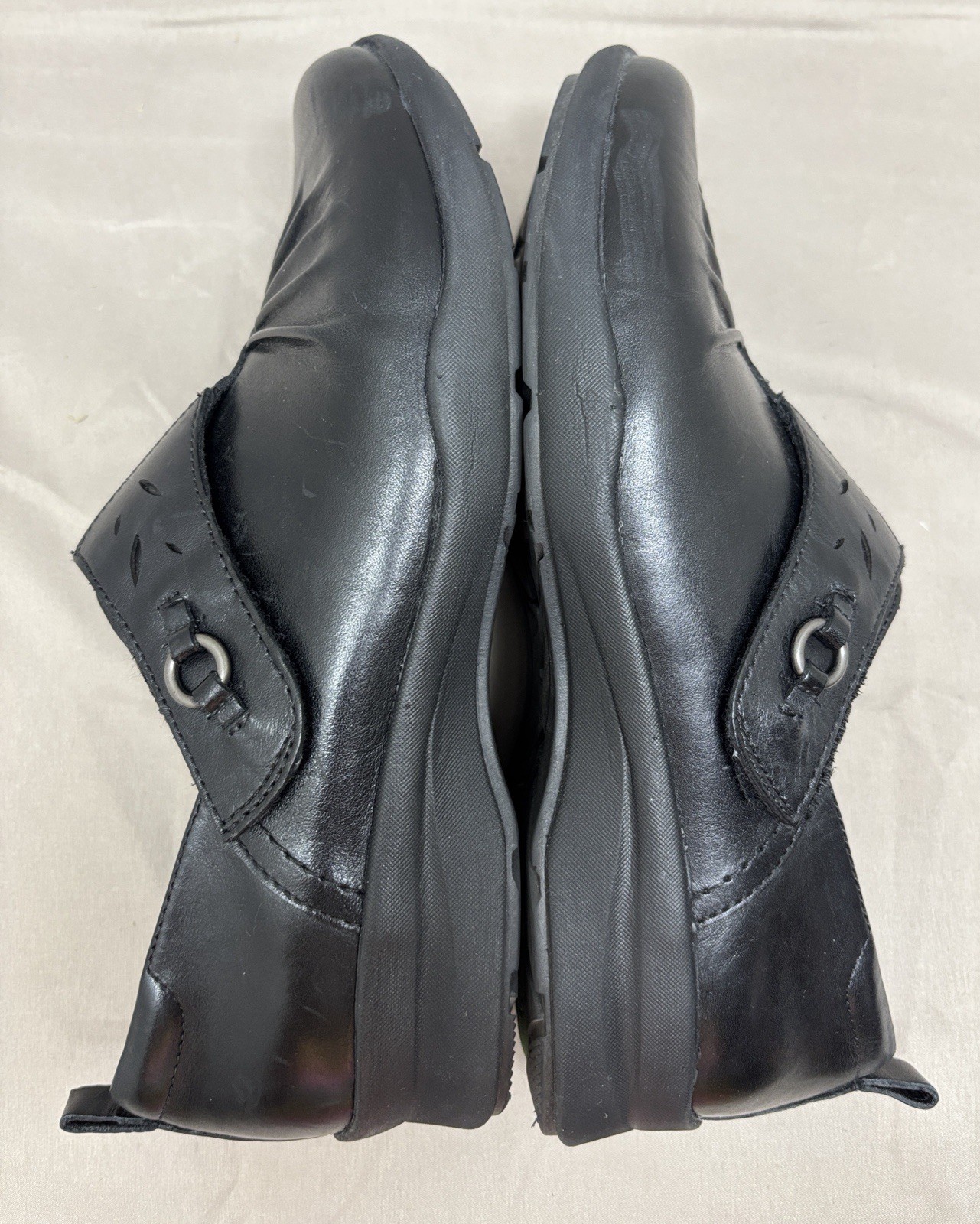 Earth Shoes Amity Slip On Round Toe Black Leather Comfort Loafer 8.5 D Wide