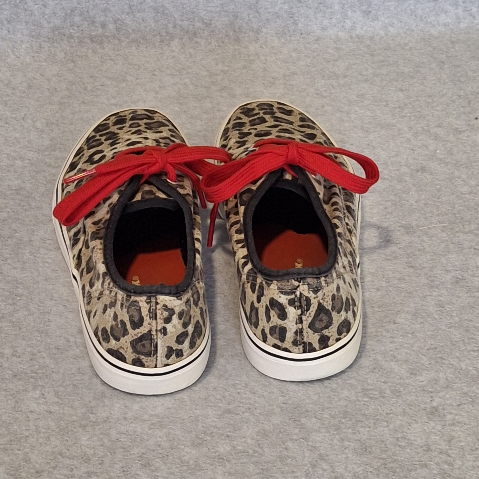 Airwalk Womens Canvas Low Top Shoes in Cheetah/Leopard Print Red Laces Size 6