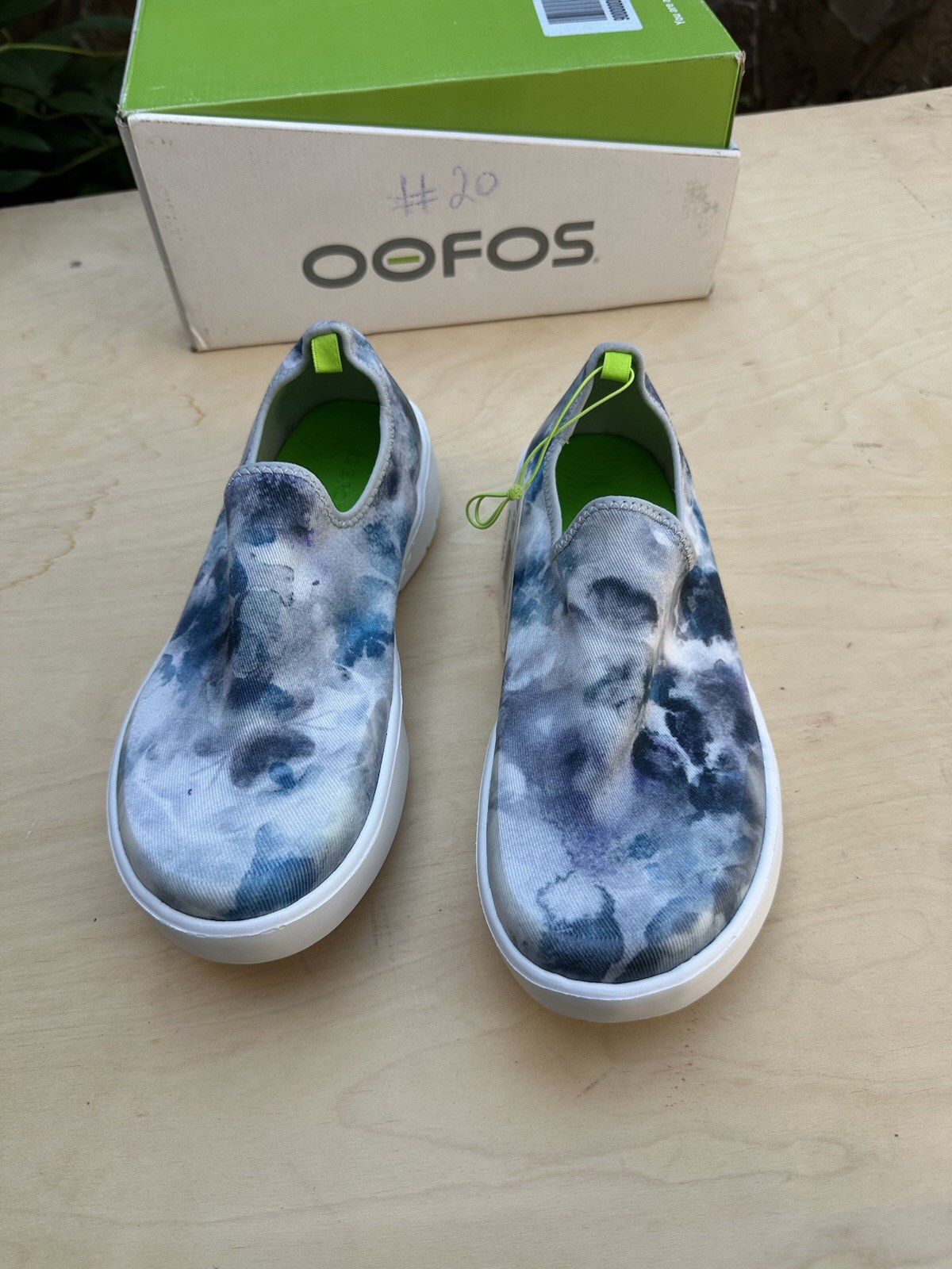 Oofos OOmg eeZee Low Sneakers Shoes Slip On Shoes Women Size 9 Blue