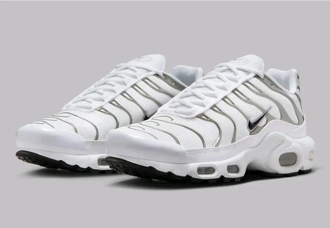 Women’s Size 8- Nike Air Max Plus SE ‘White/ Pure Platinum HJ9743-100 WORN ONCE