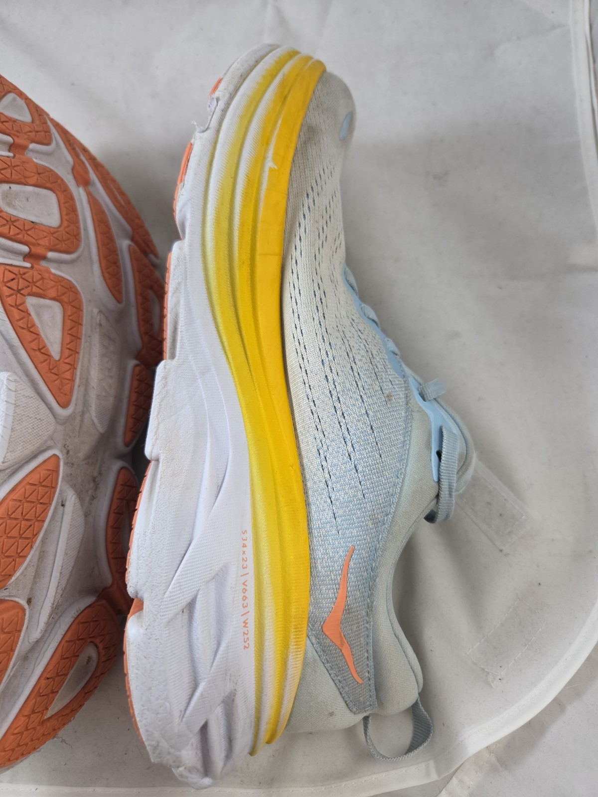 Hoka One One Bondi 8 Summer Song Blue Yellow Sneakers Women’s Size 10 B