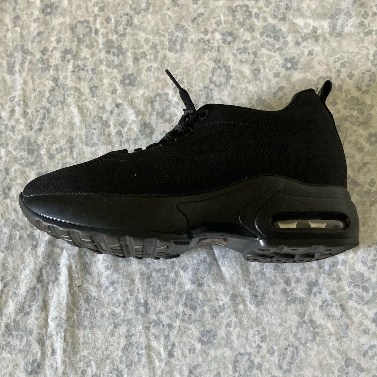 Womens Low Top Lace-Up Athletic Sneaker Black Solid Activewear Casual