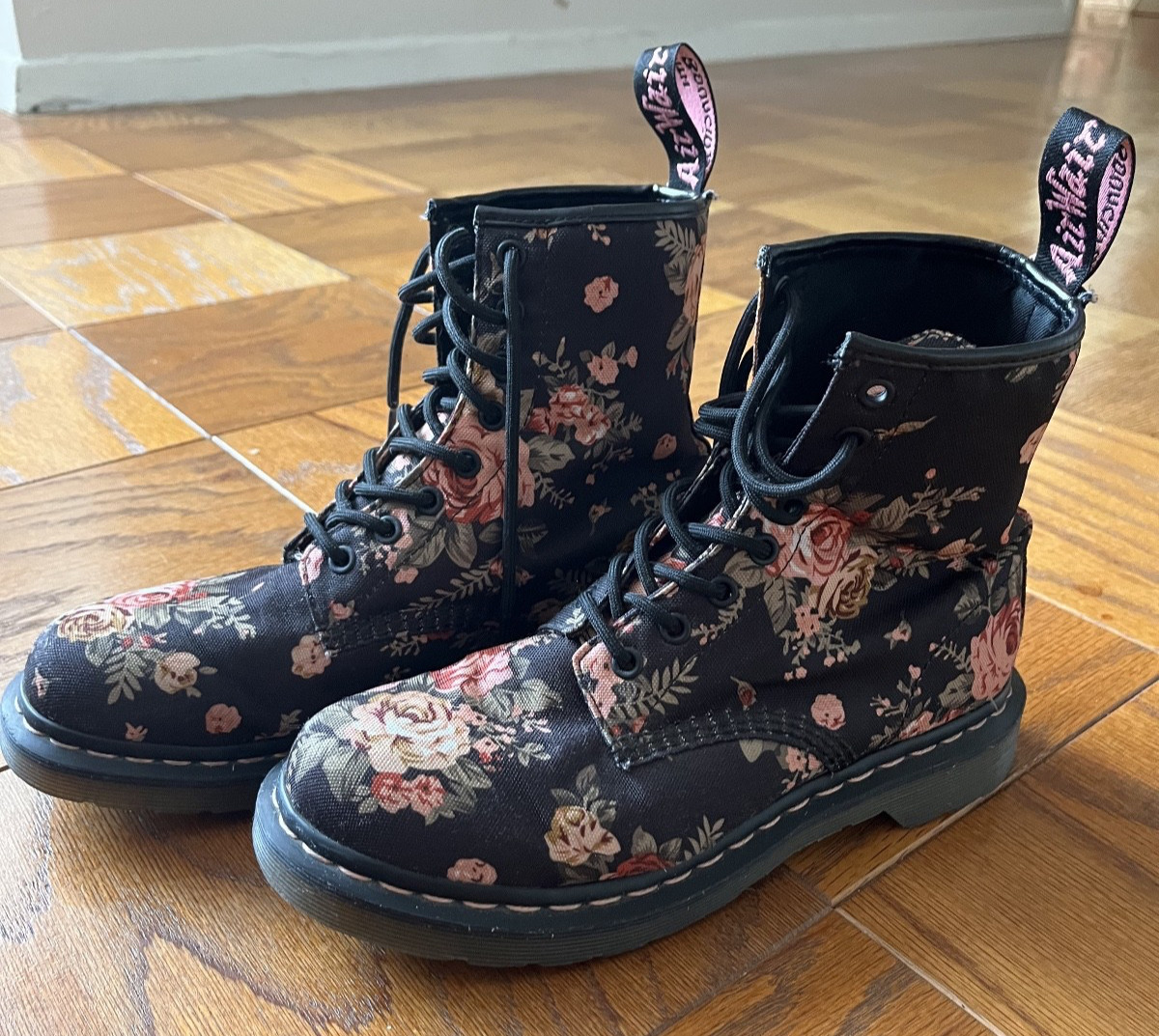 Flower print doc marten shoes women’s size 8
