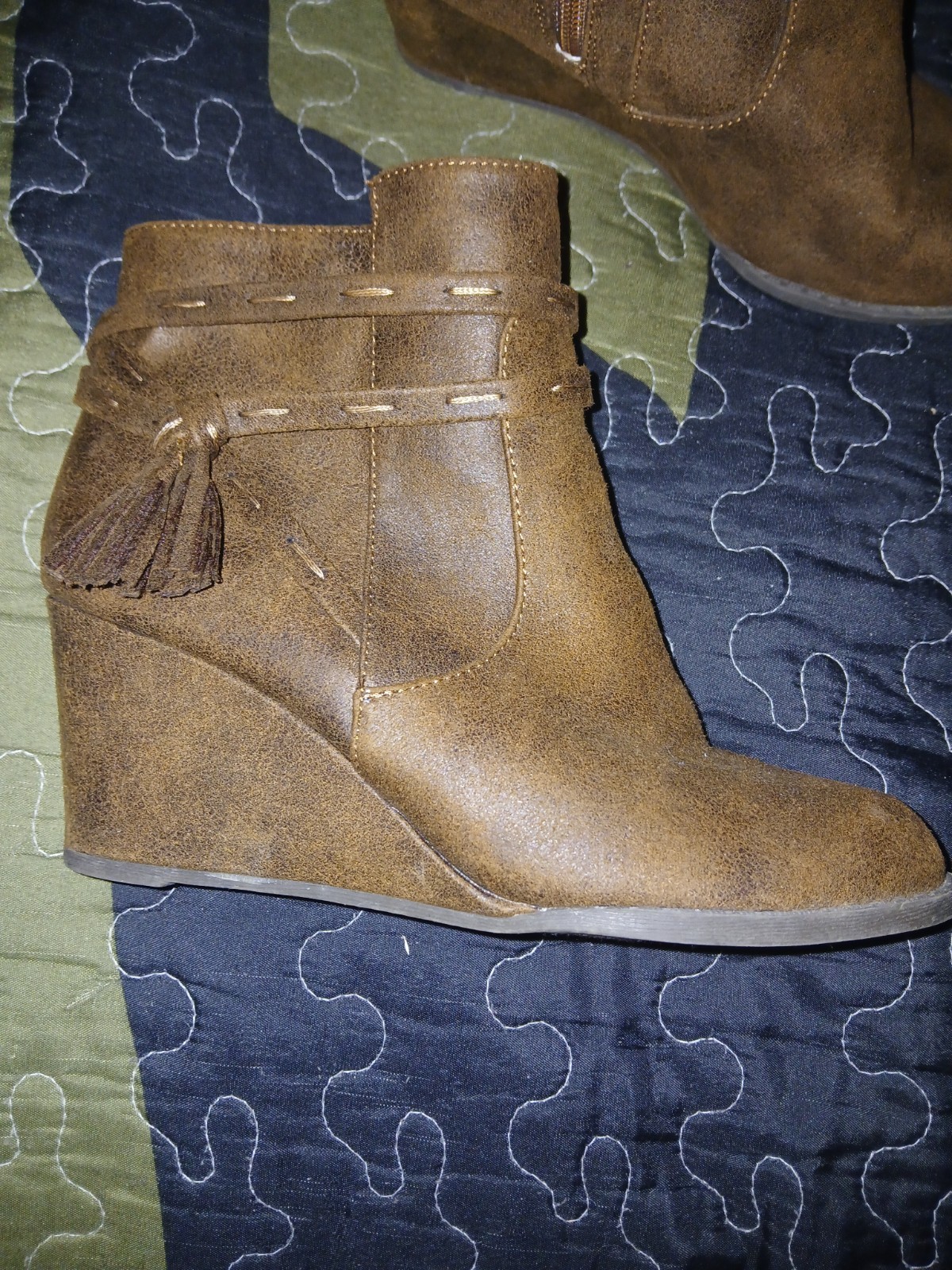 Sugar SGR-HIYA Brown Wedge Ankle Bootie Zip Tassel Comfort Lined Women 6