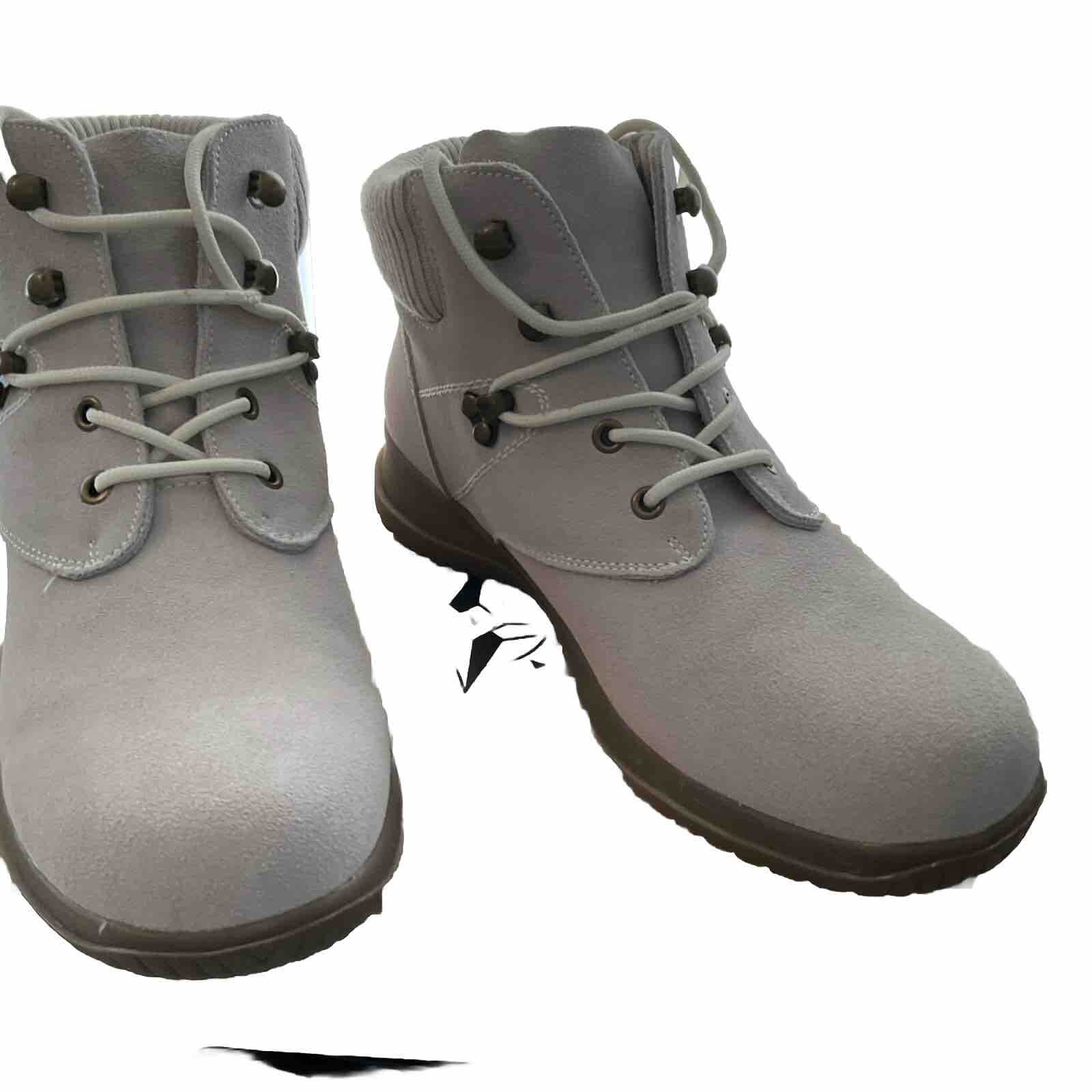 Wanderlust Womens Boston White Winter Boots 9.5 Wide