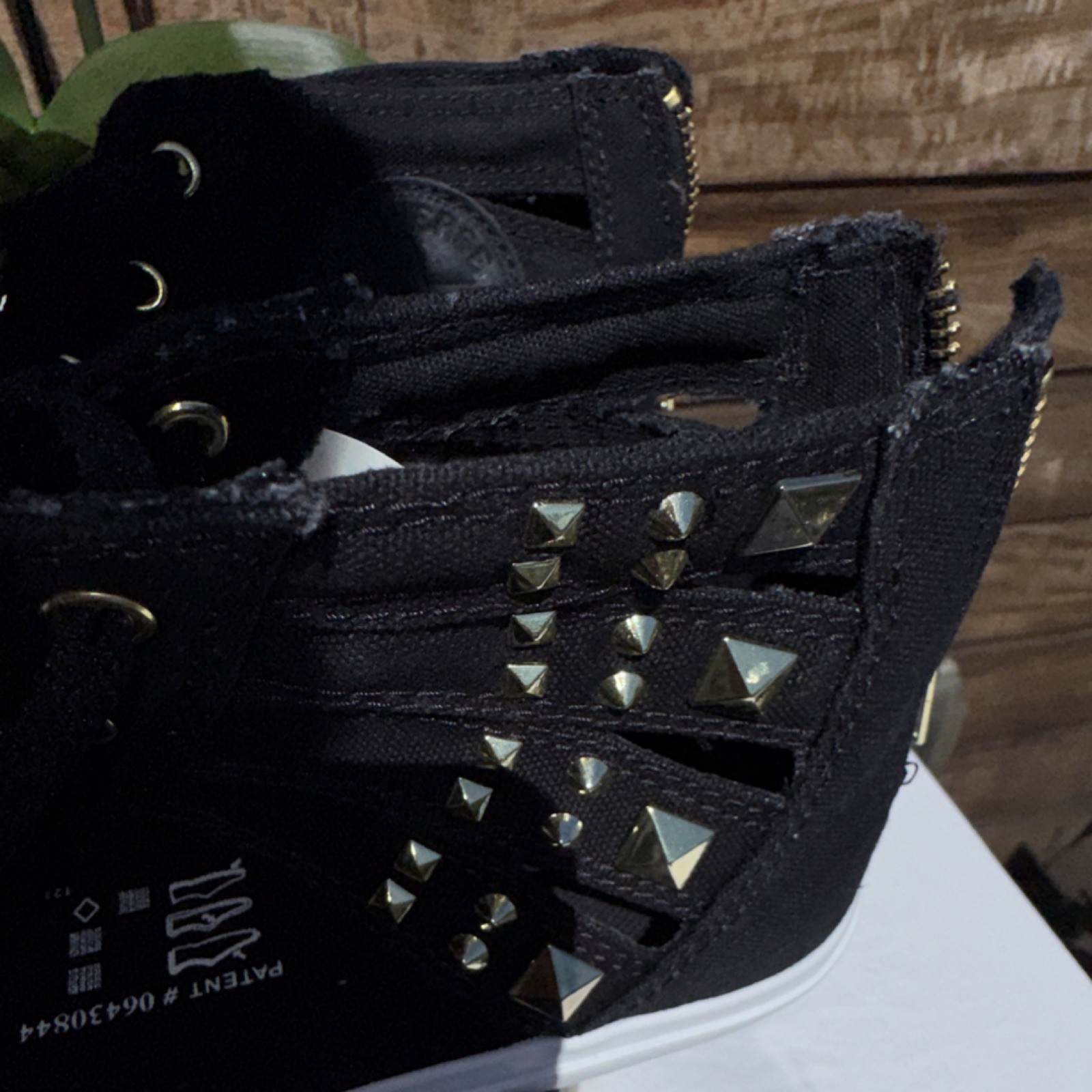 Converse 542424F Black Studded Zipper Women’s Sneakers Lace Up Canvas High Top