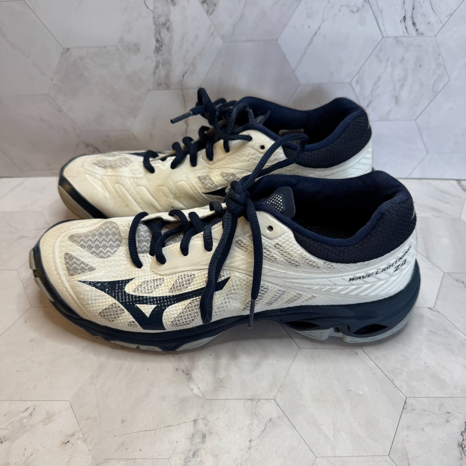 Mizuno Volleyball Shoes Wave Lightning Z4 Womens Size 8.5 White/Blue in EUC