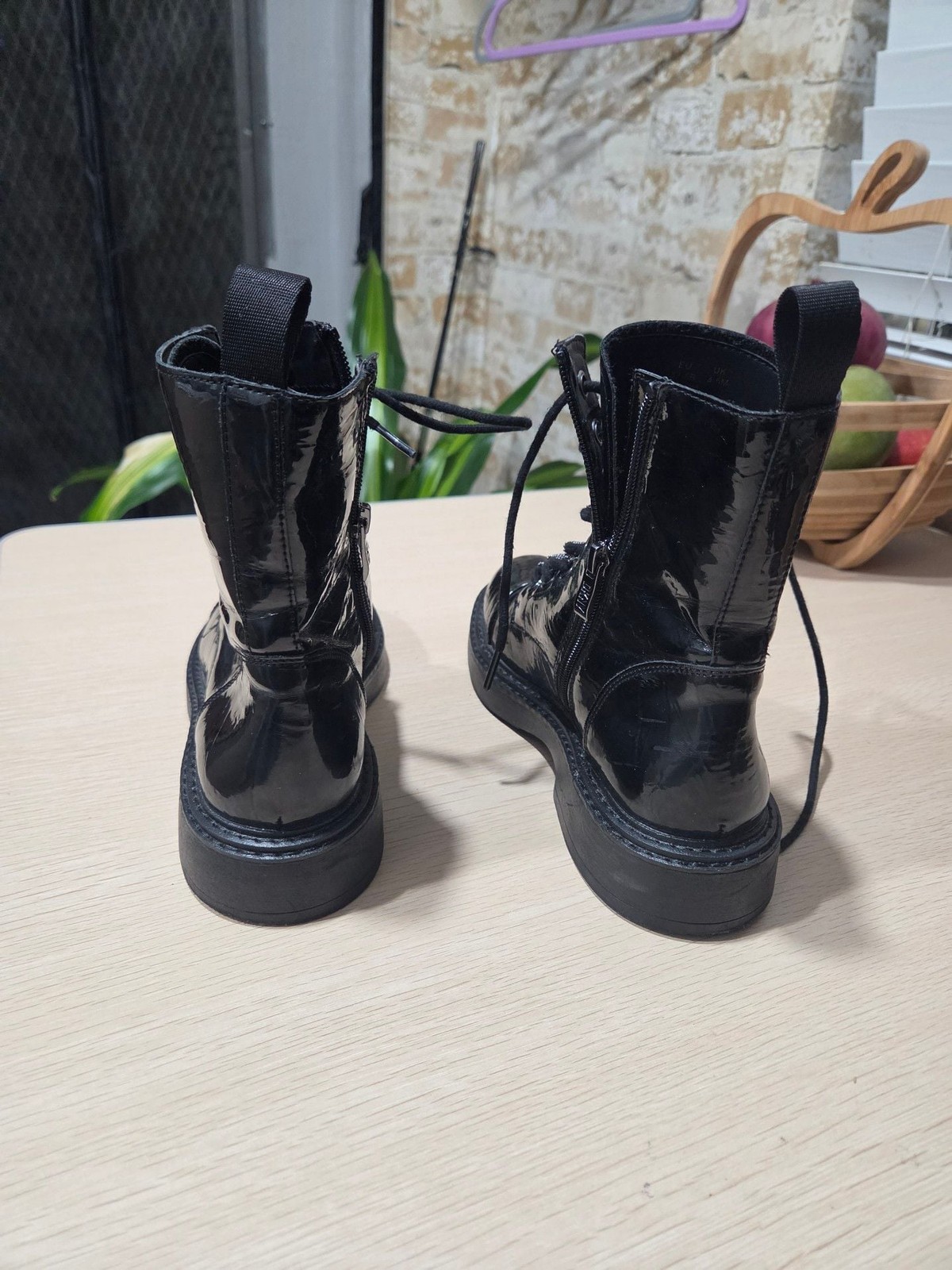 DKNY Patent Faux Leather Lace-Up Combat Boots Size 7M Y2K Vibe