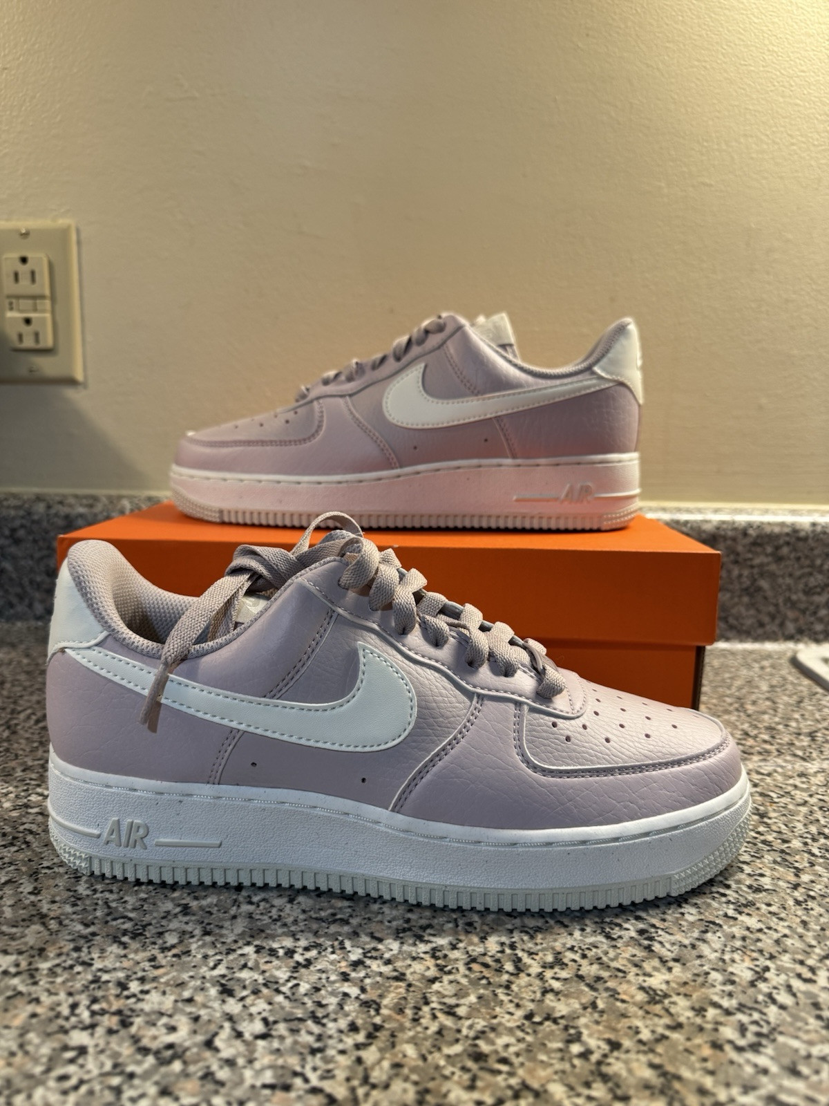 Women’s Nike Air Force 1 ’07 Platinum Violet Sail DV3808 001 Purple White Sz 7.5