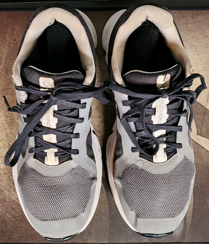 On Cloud Eclipse Black Runner Size 6.5 Women Tennis Shoes