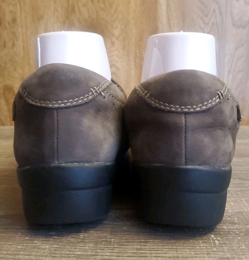 Clarks Un Boost Slip-Resistant Shoes Women’s Size 9 Grey
