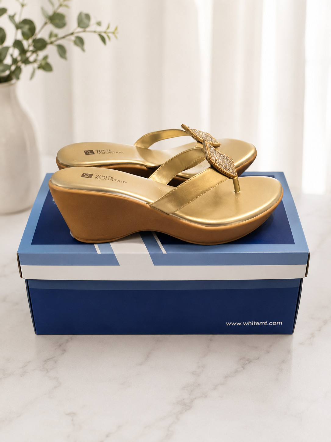NIB White Mountain Glory Gold Rhinestone Wedge Sandals Size 7M