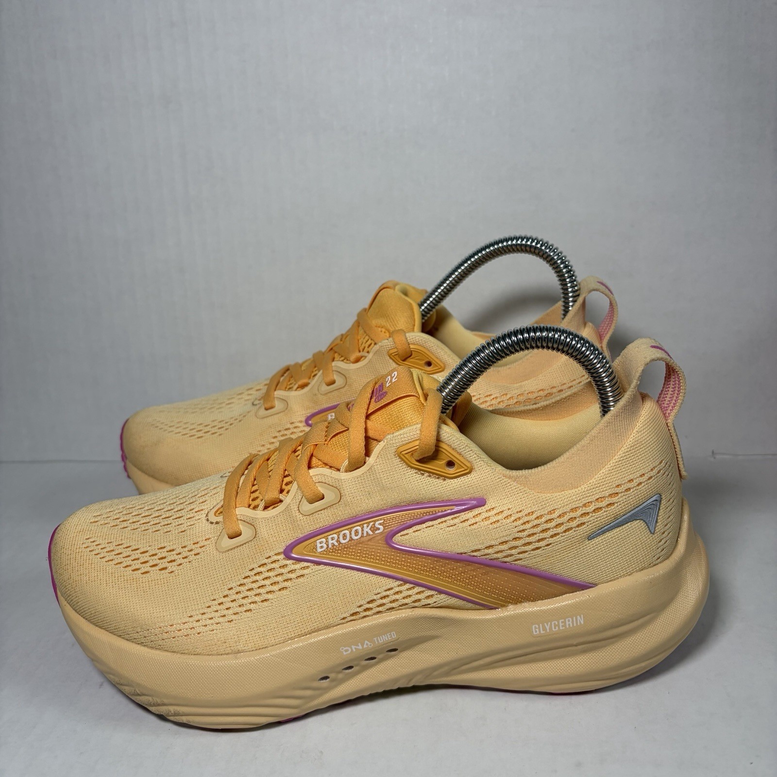 Brooks Glycerin 22 Womens Sherbert Apricot Pink Lace Up Sneakers Size 7.5