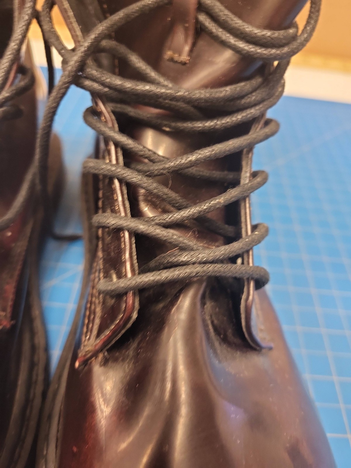 Women’s Burgundy Combat Boots Lace Up Size 8 Faux Leather Goth Punk Lug Sole